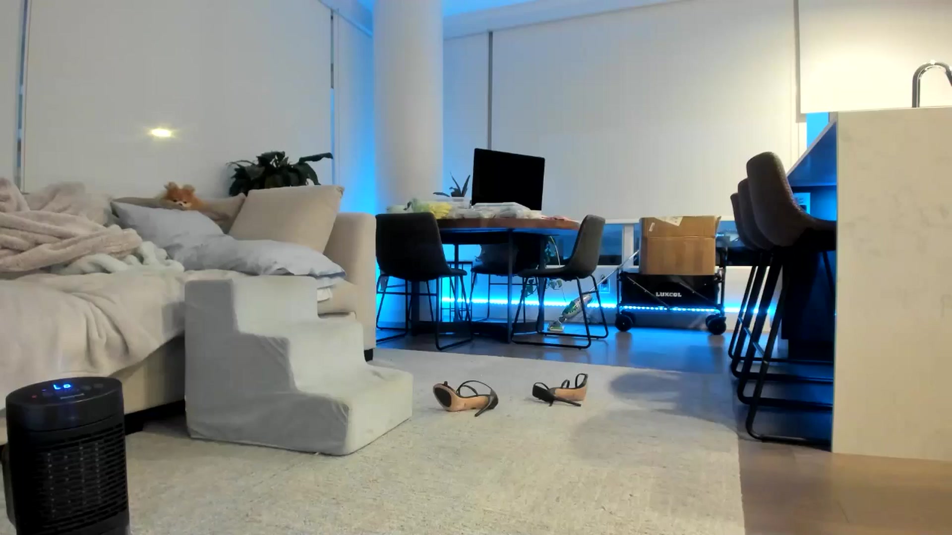 Gallery image thumbnail from Mollyboots's myfreecams stream on, 06/15/2024, 04:54 image 18 of 20