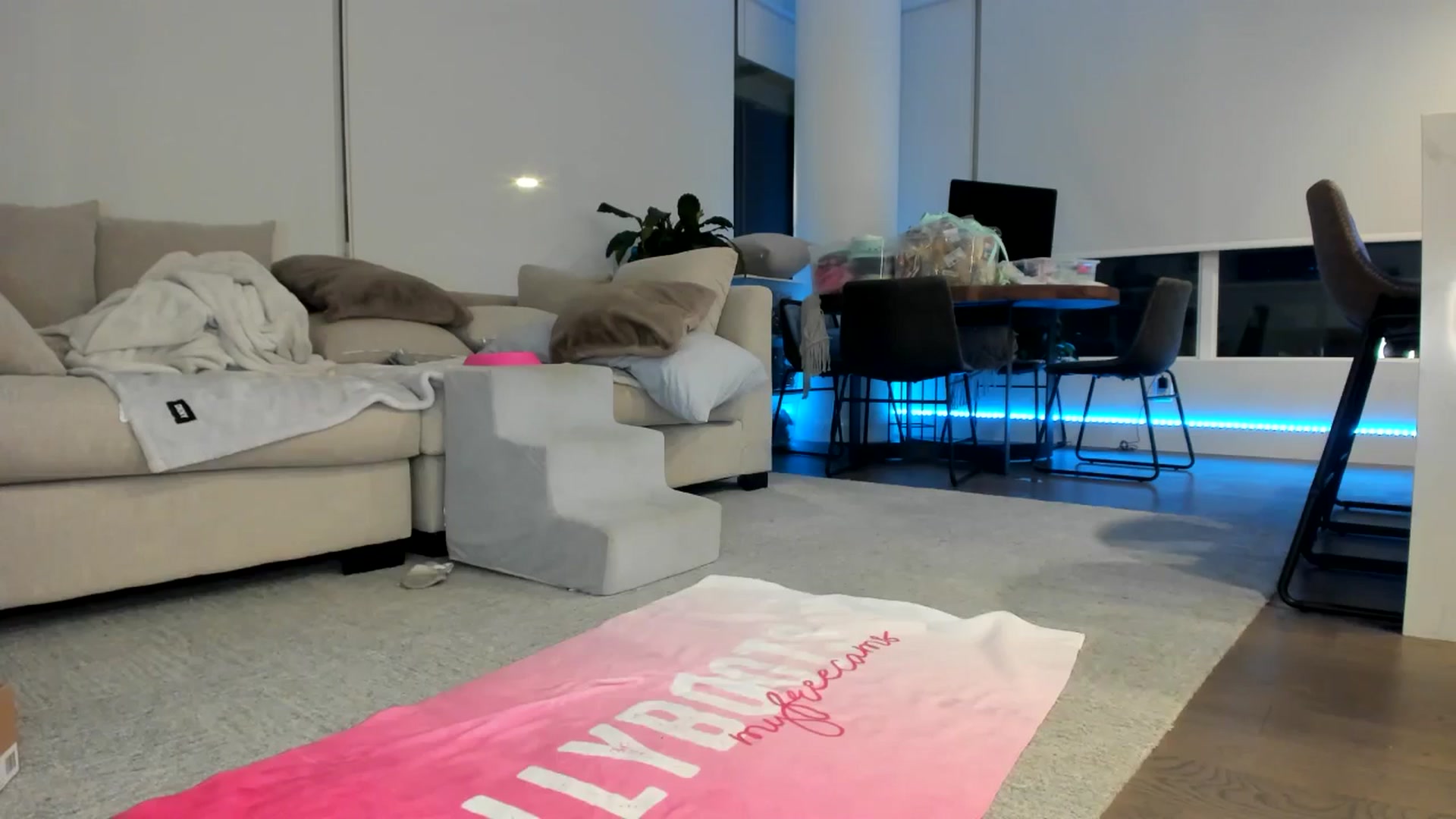 Gallery image thumbnail from Mollyboots's myfreecams stream on, 07/03/2024, 05:19 image 18 of 20