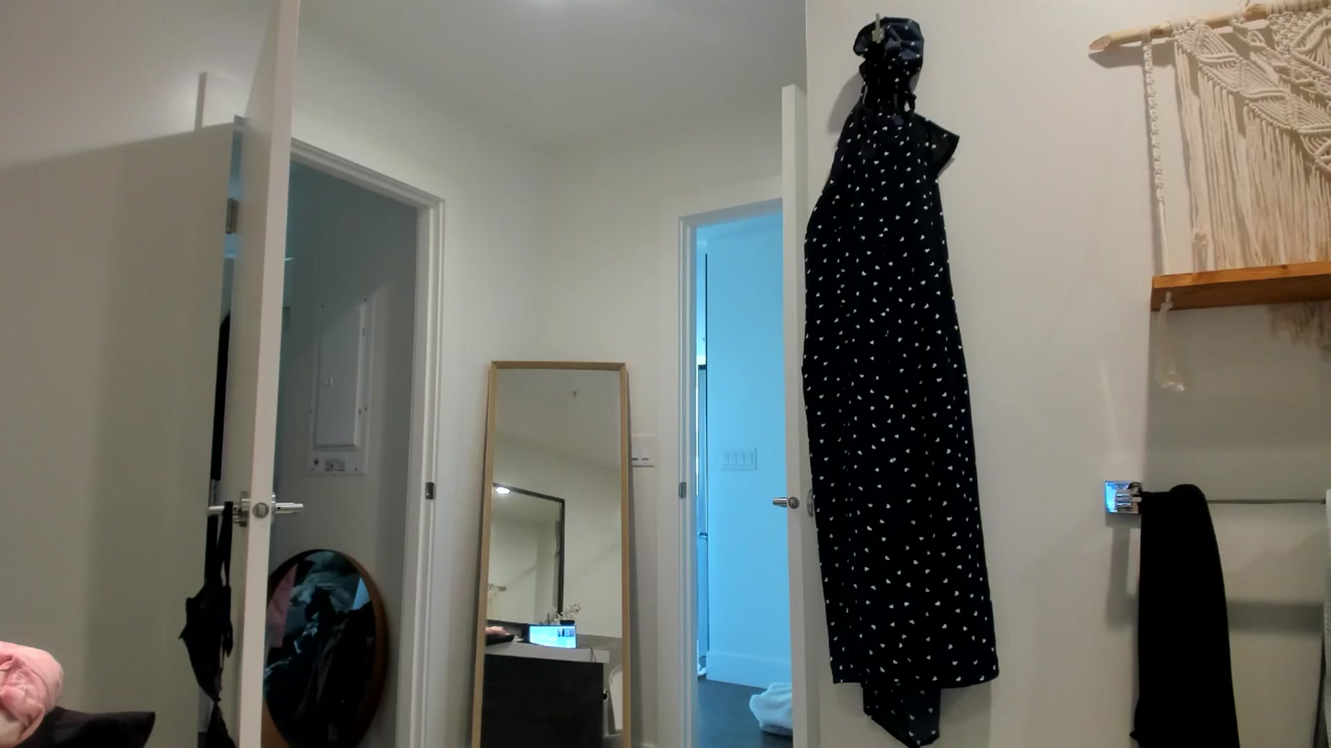 Gallery image thumbnail from Mollyboots's myfreecams stream on, 07/13/2024, 20:22 image 19 of 20