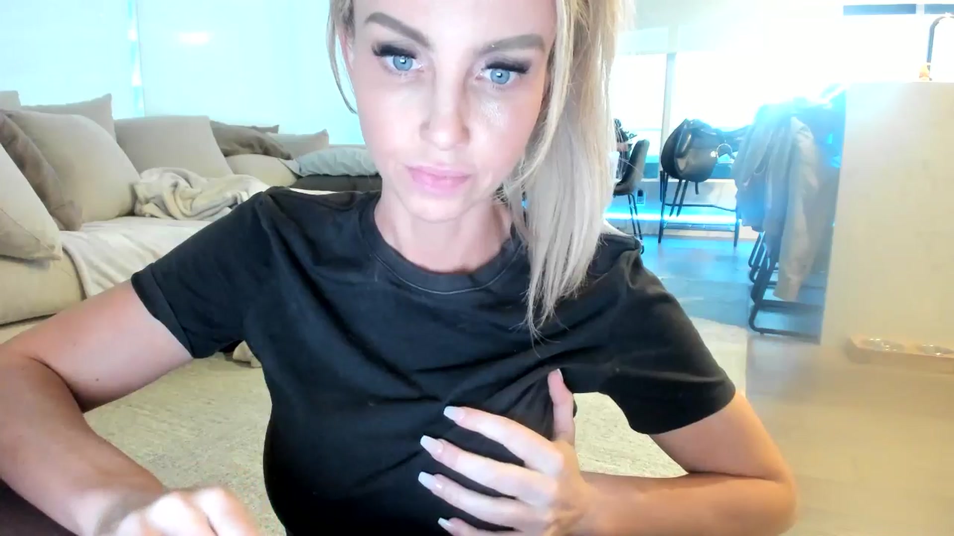 Gallery image thumbnail from Mollyboots's myfreecams stream on, 08/03/2024, 03:37 image 19 of 20