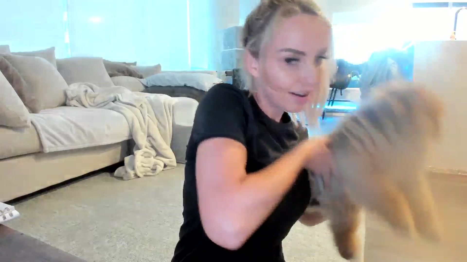 Gallery image thumbnail from Mollyboots's myfreecams stream on, 08/03/2024, 03:37 image 6 of 20