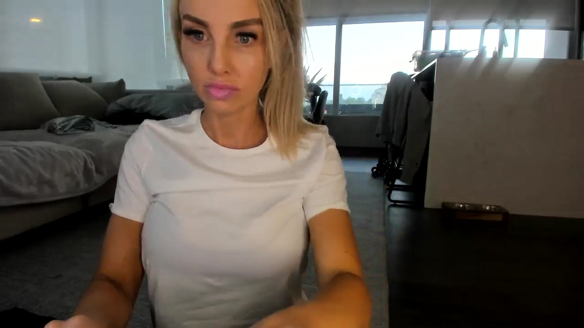Gallery image thumbnail from Mollyboots's myfreecams stream on, 08/08/2024, 03:07 image 17 of 20