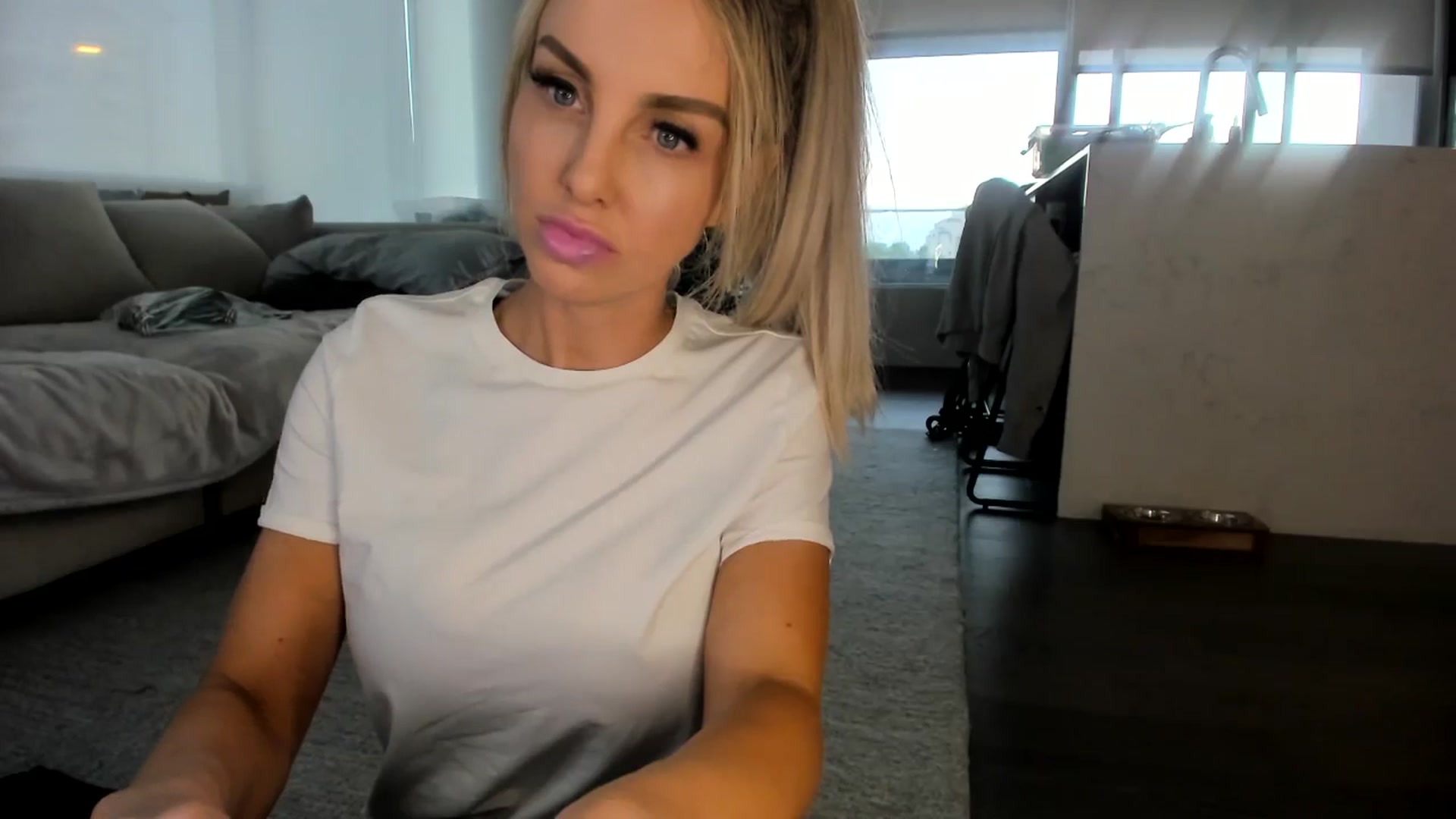 Gallery image thumbnail from Mollyboots's myfreecams stream on, 08/08/2024, 03:07 image 11 of 20