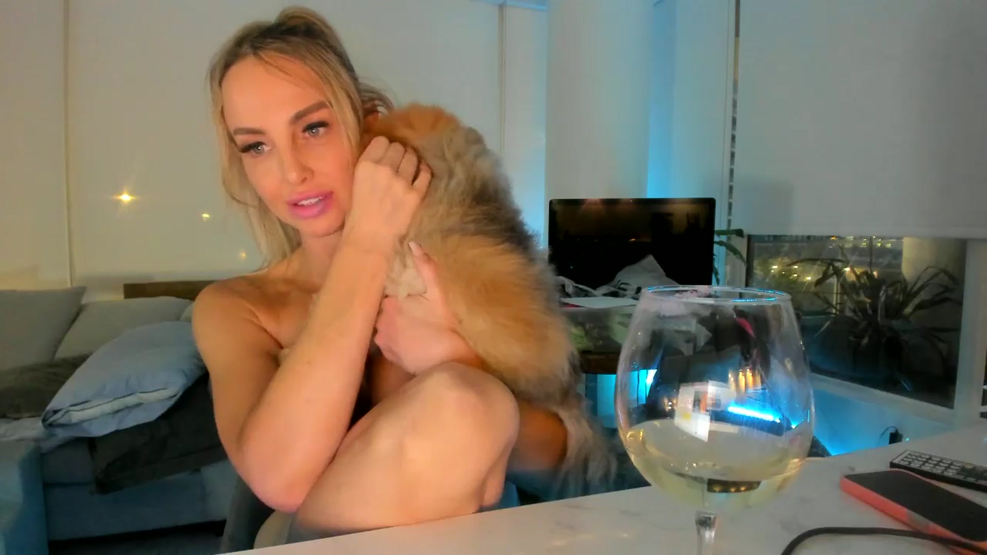 Gallery image thumbnail from Mollyboots's myfreecams stream on, 08/10/2024, 04:07 image 18 of 20