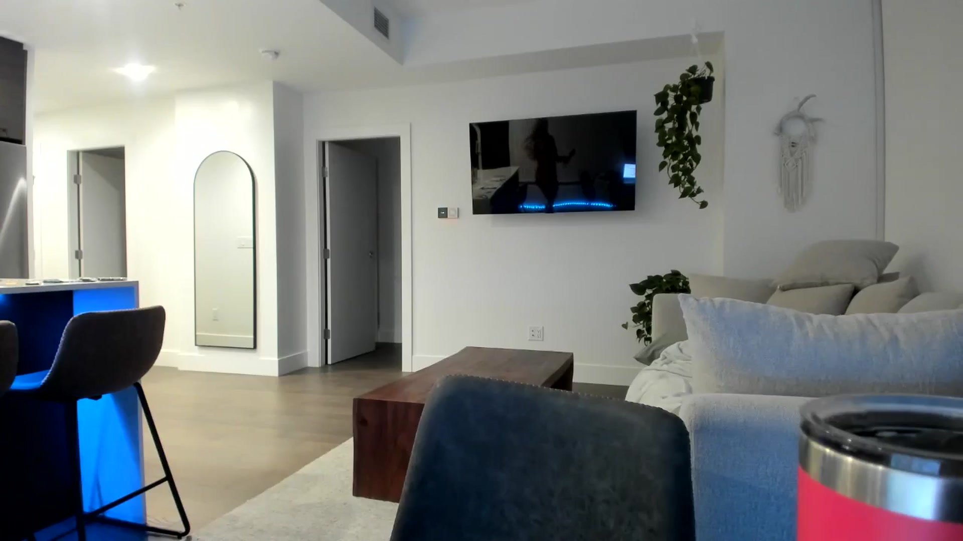 Gallery image thumbnail from Mollyboots's myfreecams stream on, 09/14/2024, 02:54 image 3 of 20