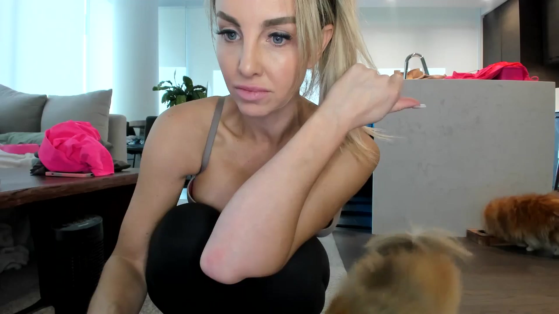 Gallery image thumbnail from Mollyboots's myfreecams stream on, 09/22/2024, 20:12 image 17 of 20