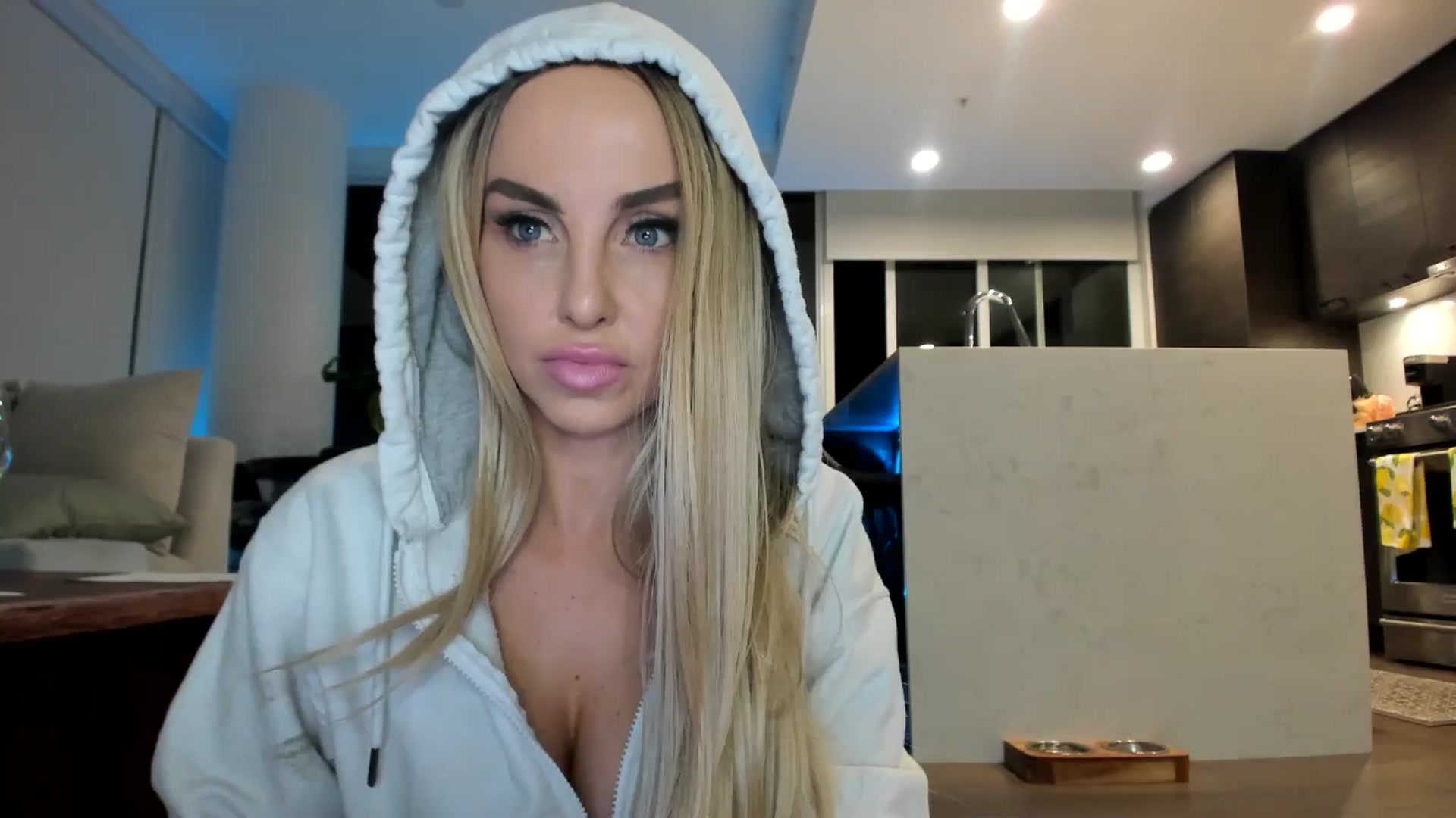 Gallery image thumbnail from Mollyboots's myfreecams stream on, 09/25/2024, 03:55 image 1 of 20