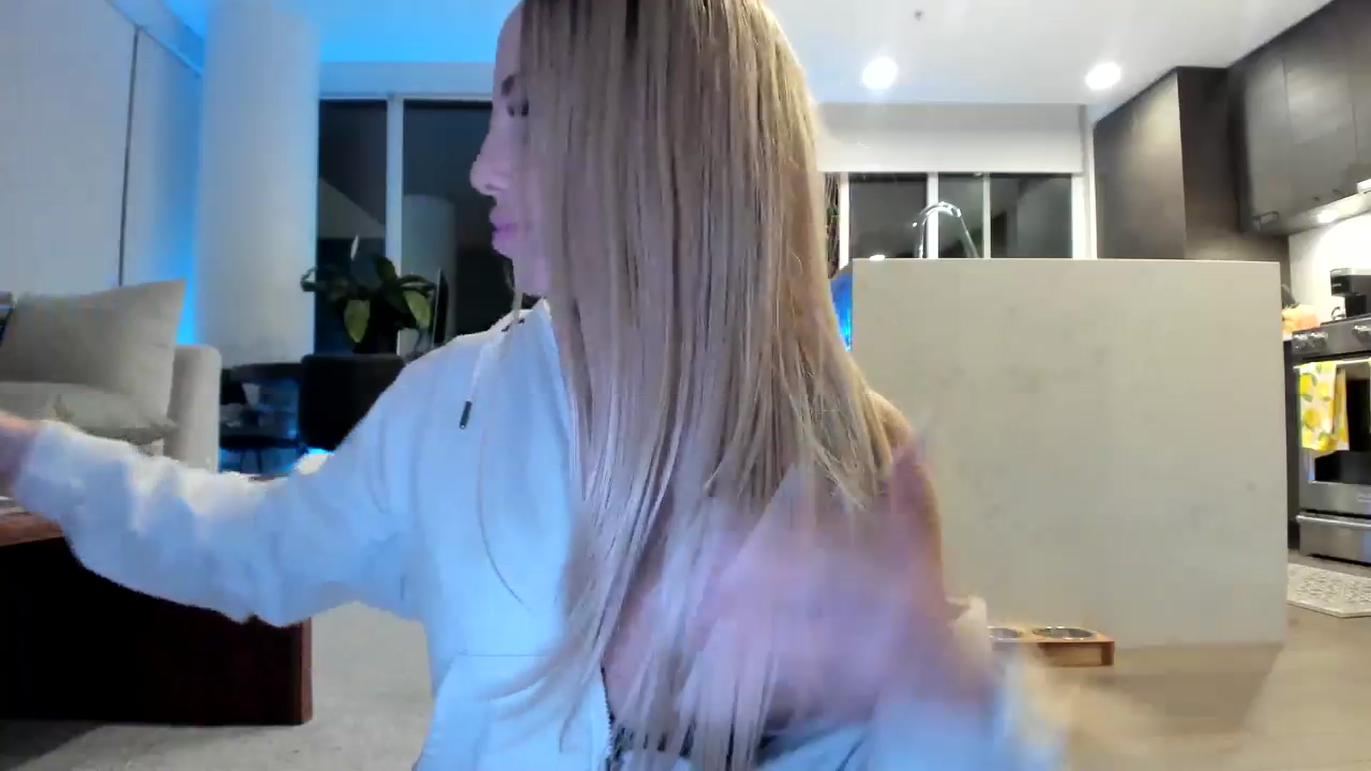 Gallery image thumbnail from Mollyboots's myfreecams stream on, 09/25/2024, 03:55 image 5 of 20