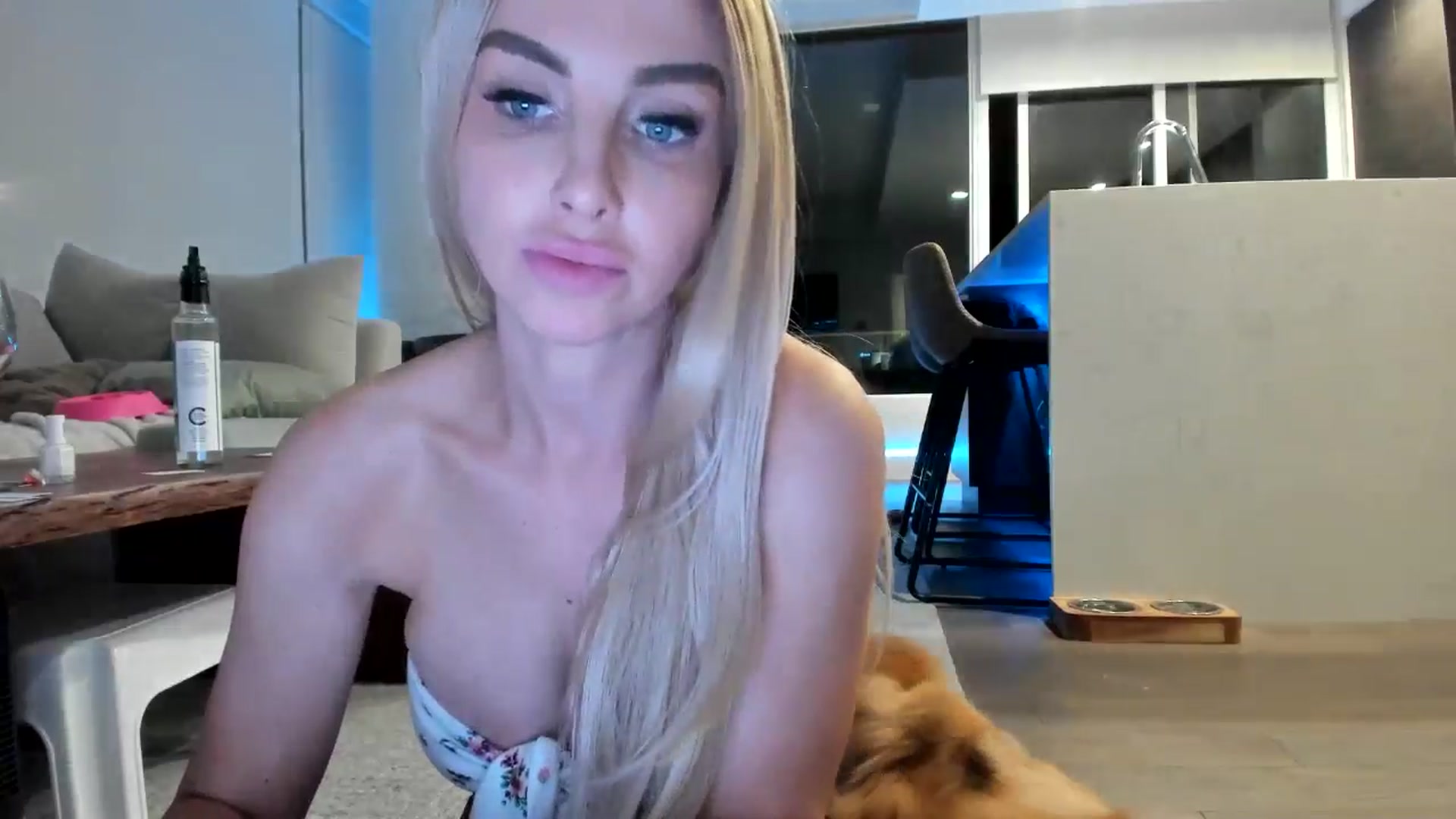 Gallery image thumbnail from Mollyboots's myfreecams stream on, 09/25/2024, 04:43 image 2 of 20