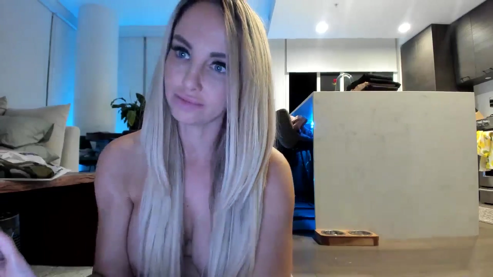 Gallery image thumbnail from Mollyboots's myfreecams stream on, 09/27/2024, 03:20 image 12 of 20