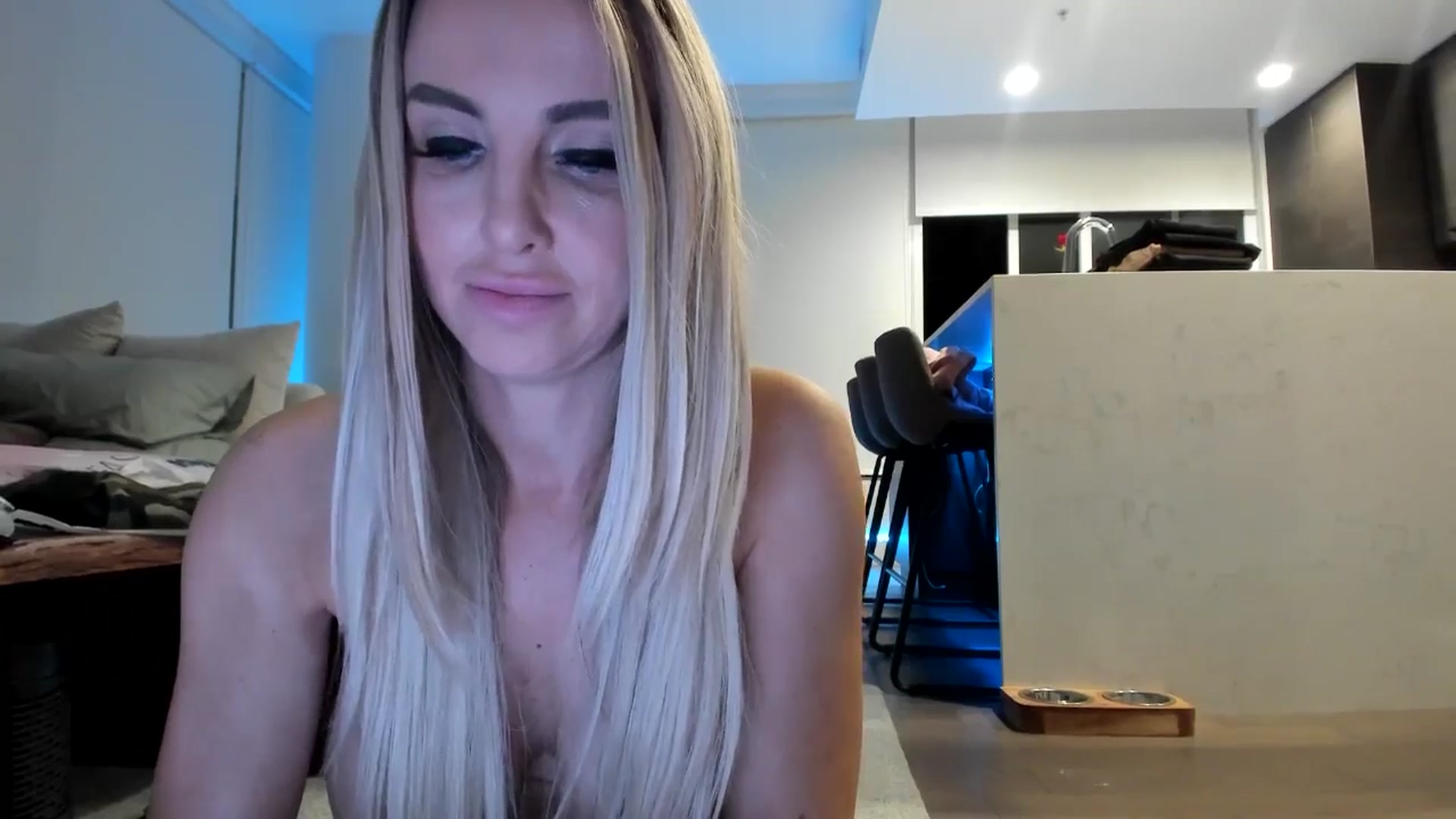 Gallery image thumbnail from Mollyboots's myfreecams stream on, 09/27/2024, 03:20 image 14 of 20