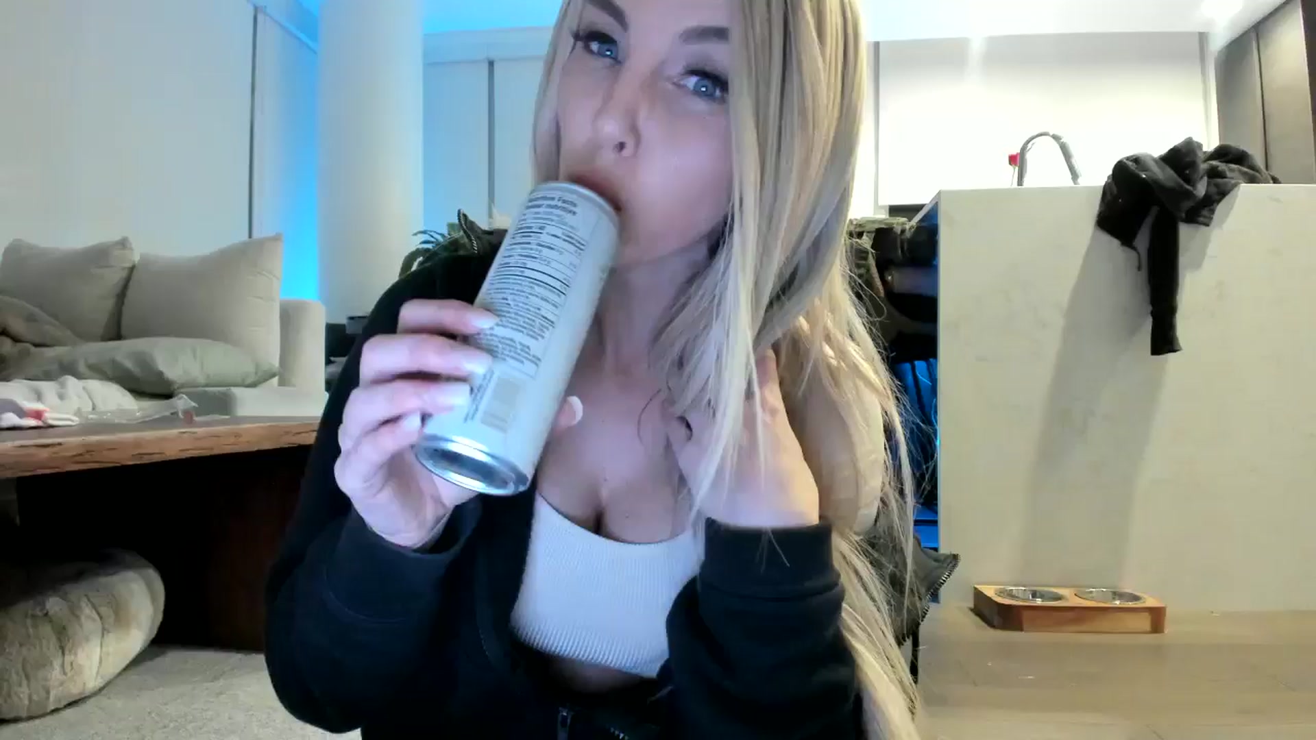 Gallery image thumbnail from Mollyboots's myfreecams stream on, 10/01/2024, 04:01 image 10 of 20