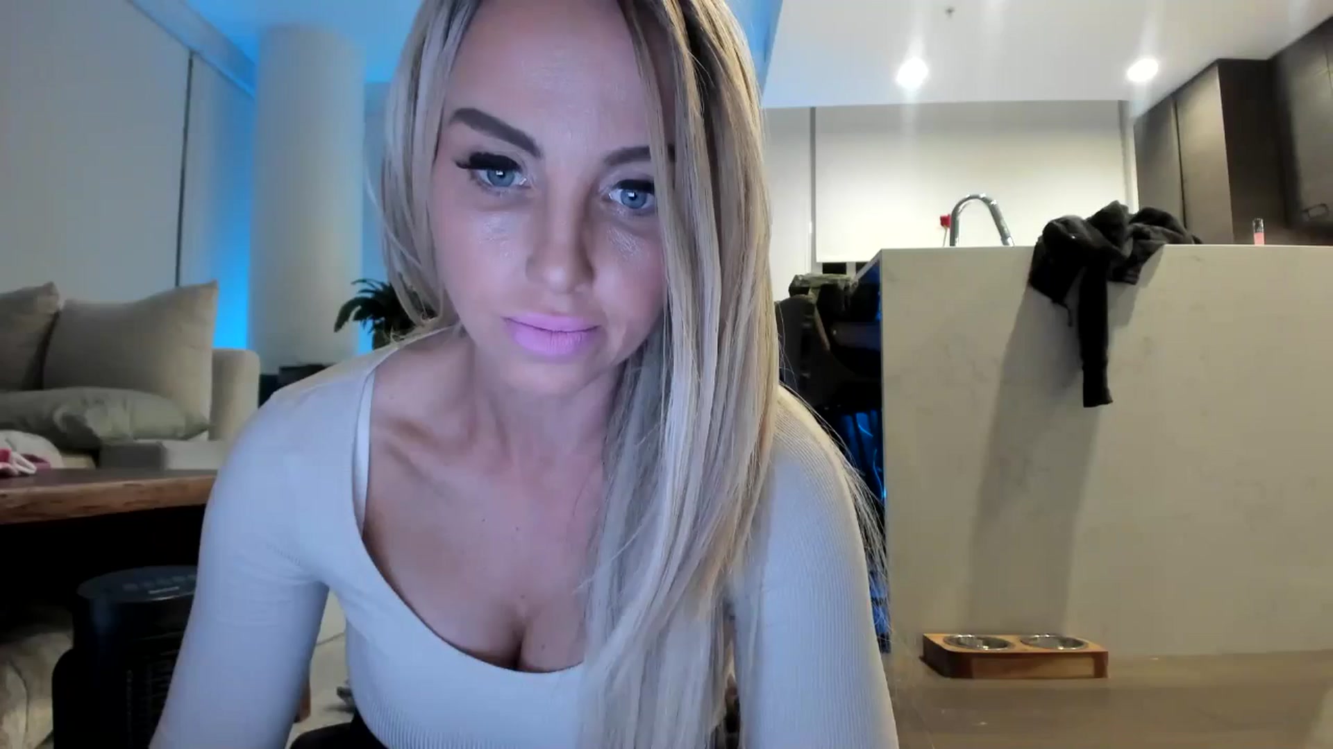 Gallery image thumbnail from Mollyboots's myfreecams stream on, 10/01/2024, 04:01 image 6 of 20