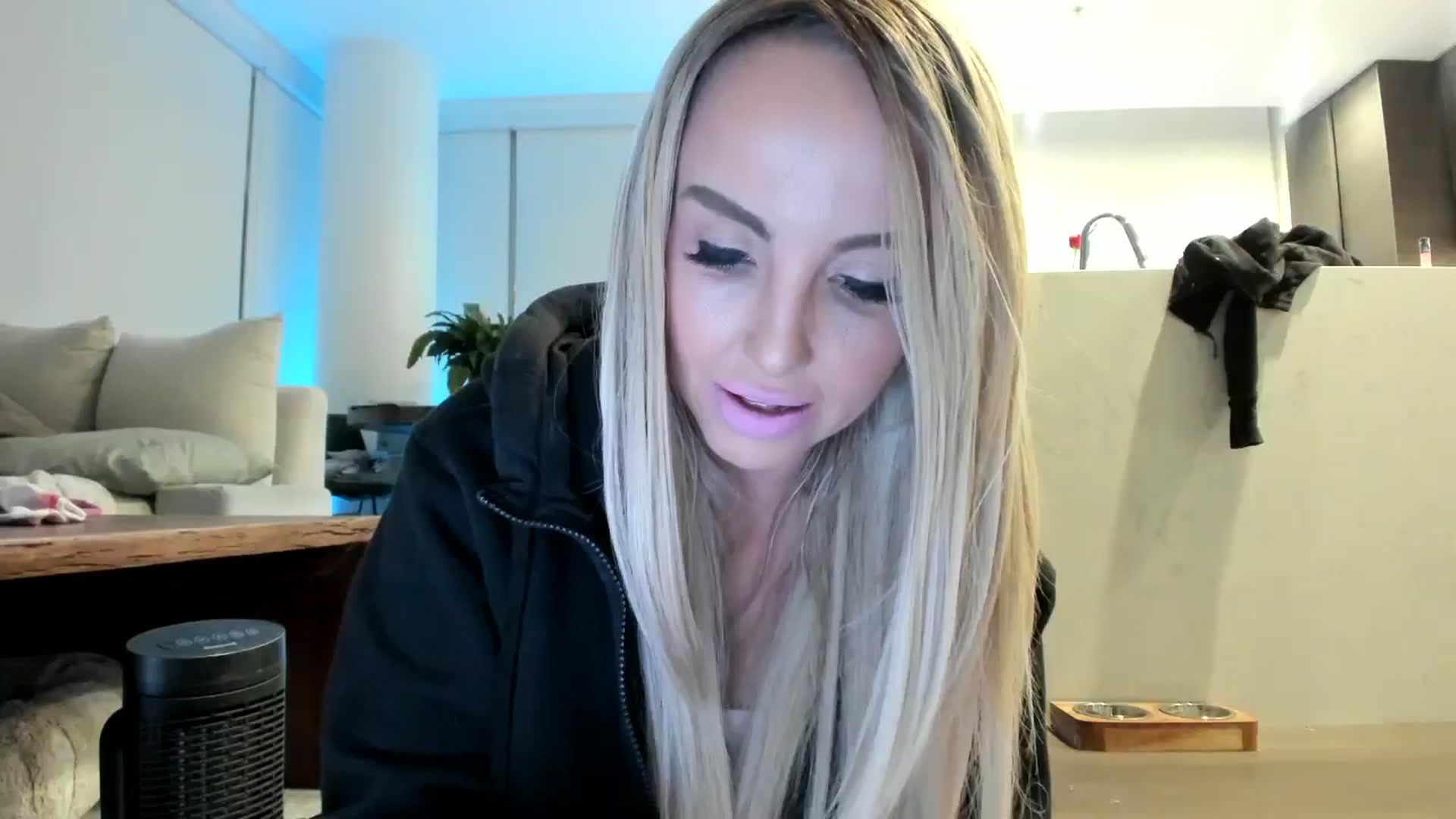 Gallery image thumbnail from Mollyboots's myfreecams stream on, 10/01/2024, 04:01 image 1 of 20