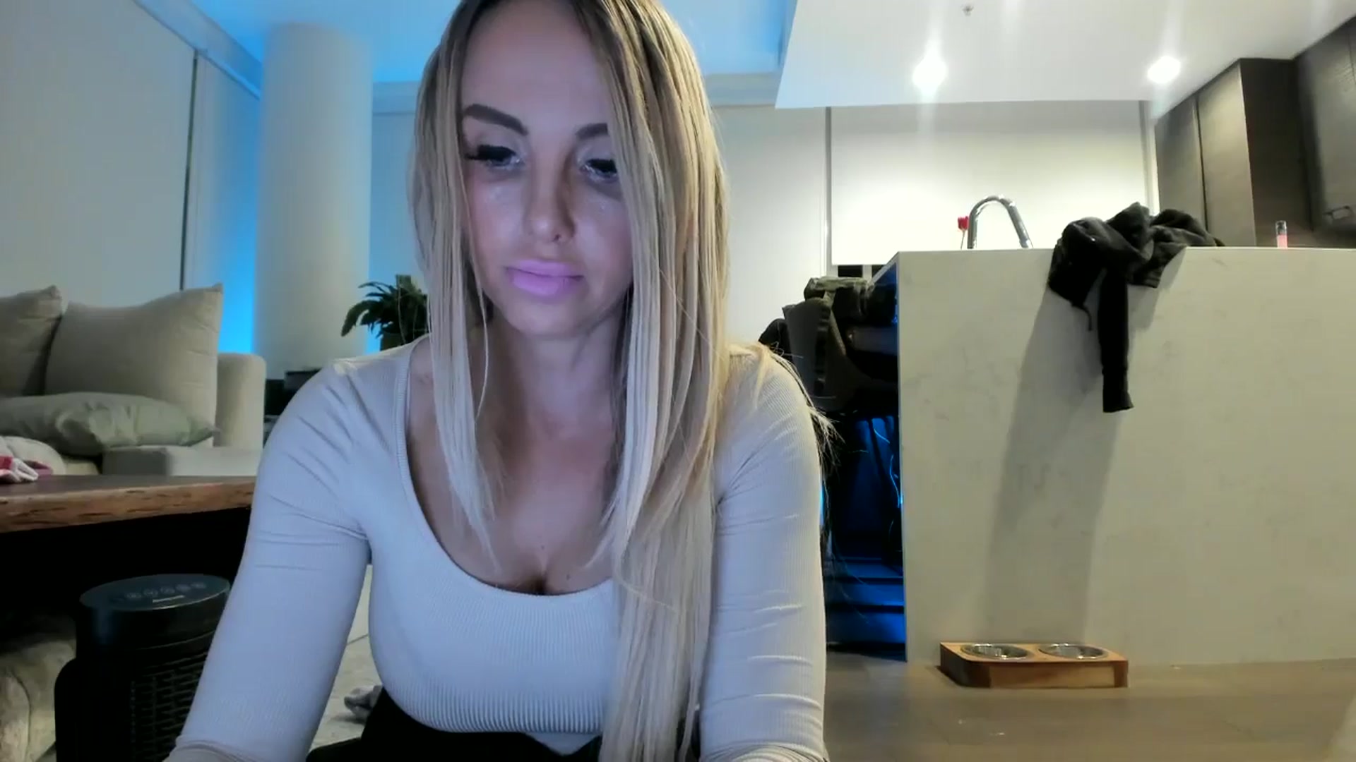 Gallery image thumbnail from Mollyboots's myfreecams stream on, 10/01/2024, 04:01 image 4 of 20
