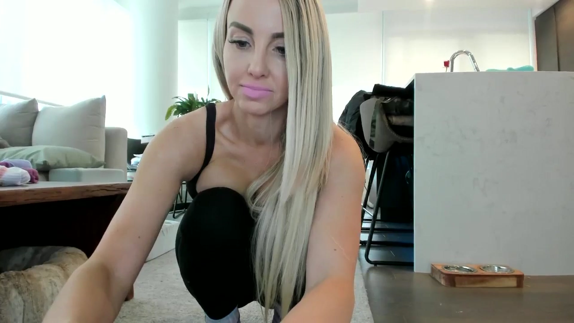 Gallery image thumbnail from Mollyboots's myfreecams stream on, 10/01/2024, 17:46 image 8 of 20