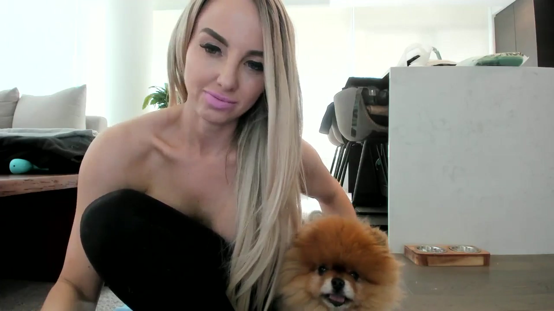 Gallery image thumbnail from Mollyboots's myfreecams stream on, 10/02/2024, 23:19 image 18 of 20
