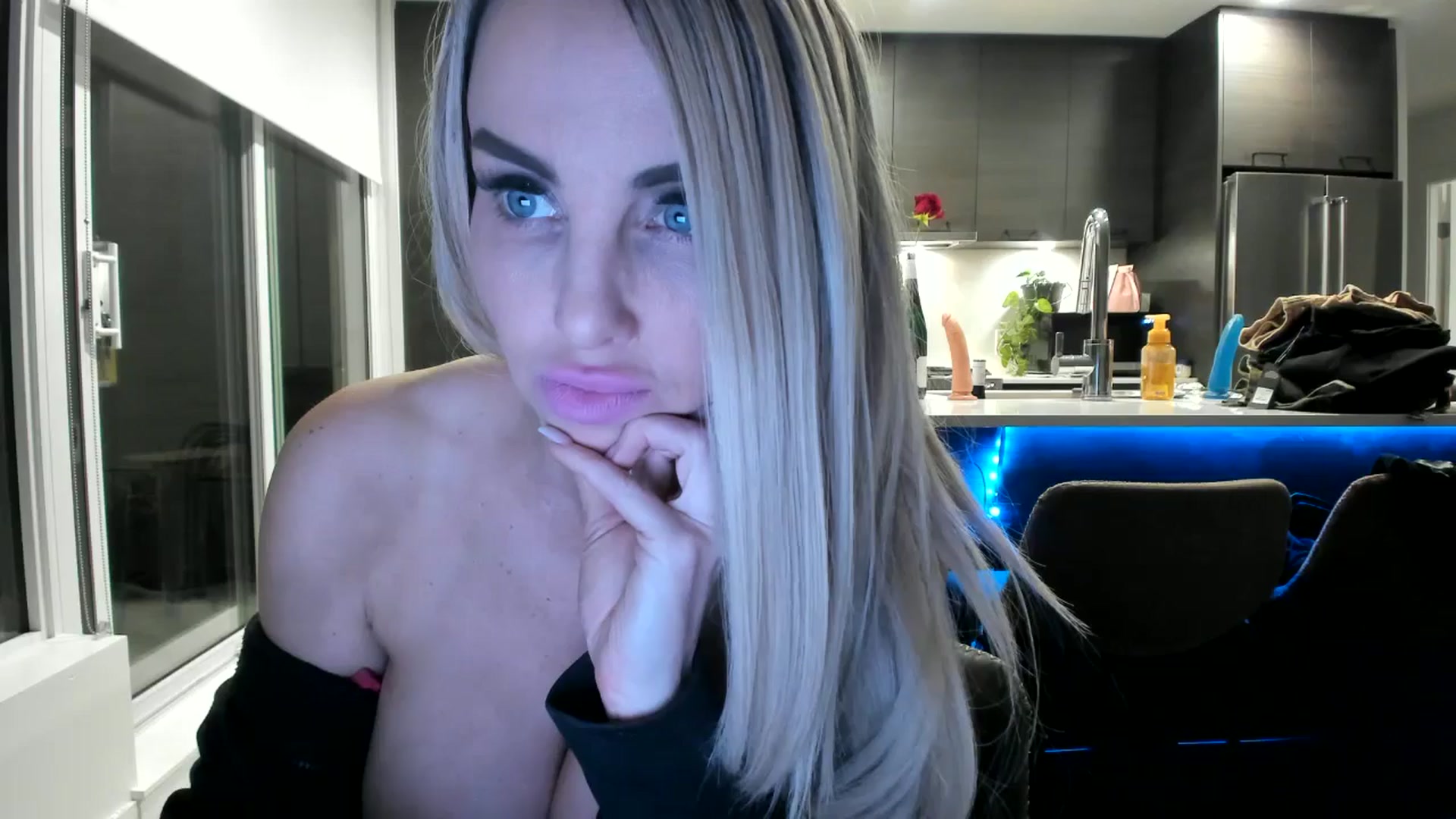 Gallery image thumbnail from Mollyboots's myfreecams stream on, 10/04/2024, 04:22 image 3 of 20