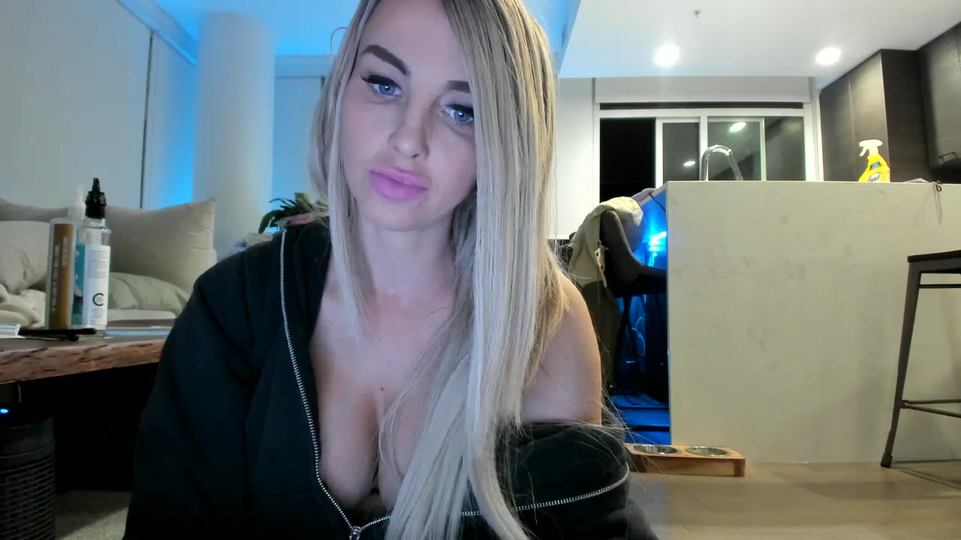 Gallery image thumbnail from Mollyboots's myfreecams stream on, 10/11/2024, 04:02 image 7 of 20