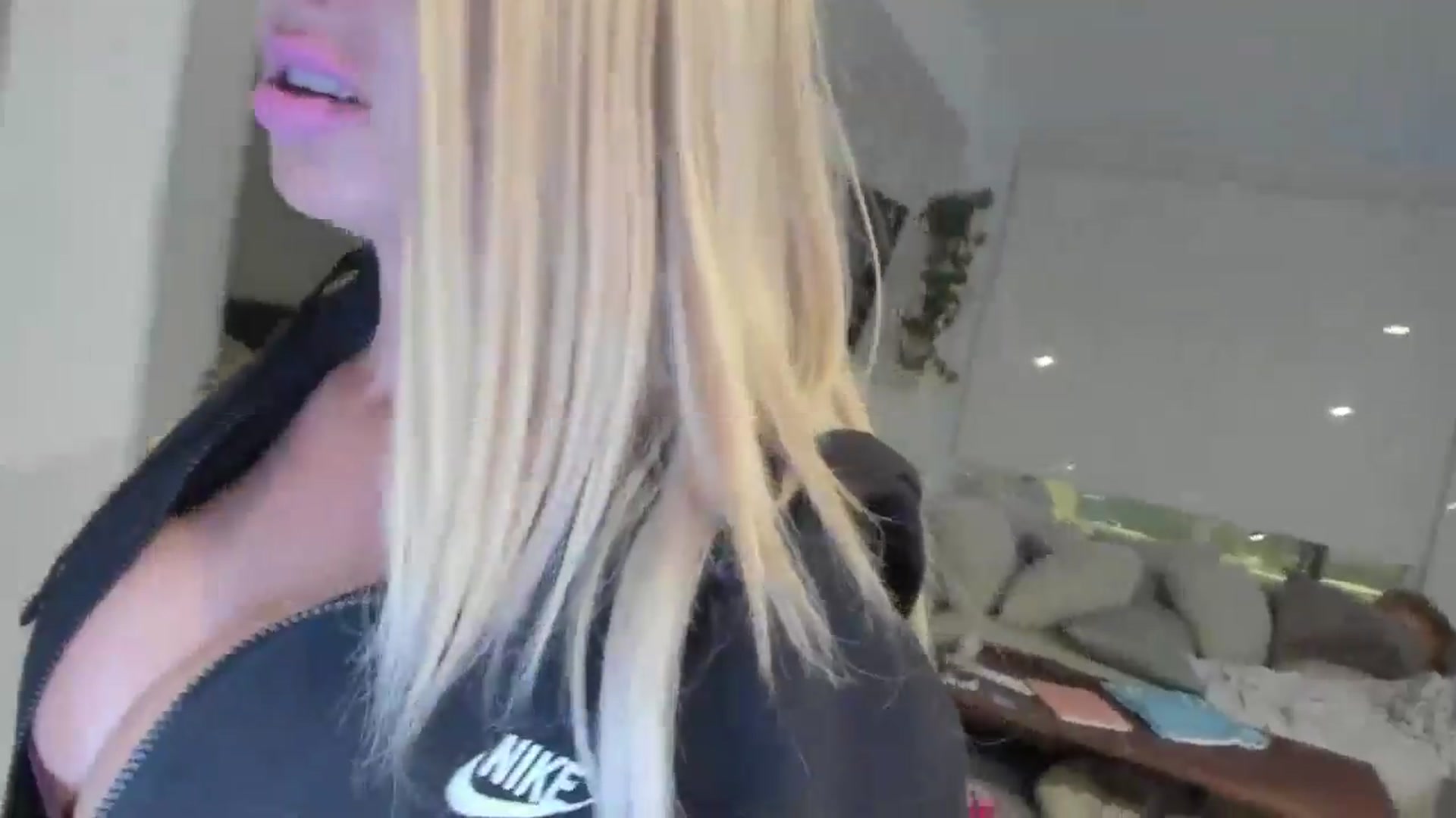Gallery image thumbnail from Mollyboots's myfreecams stream on, 10/22/2024, 04:55 image 2 of 20