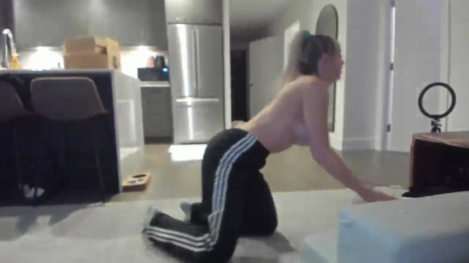 Gallery image thumbnail from Mollyboots's myfreecams stream on, 11/08/2024, 04:23 image 18 of 20