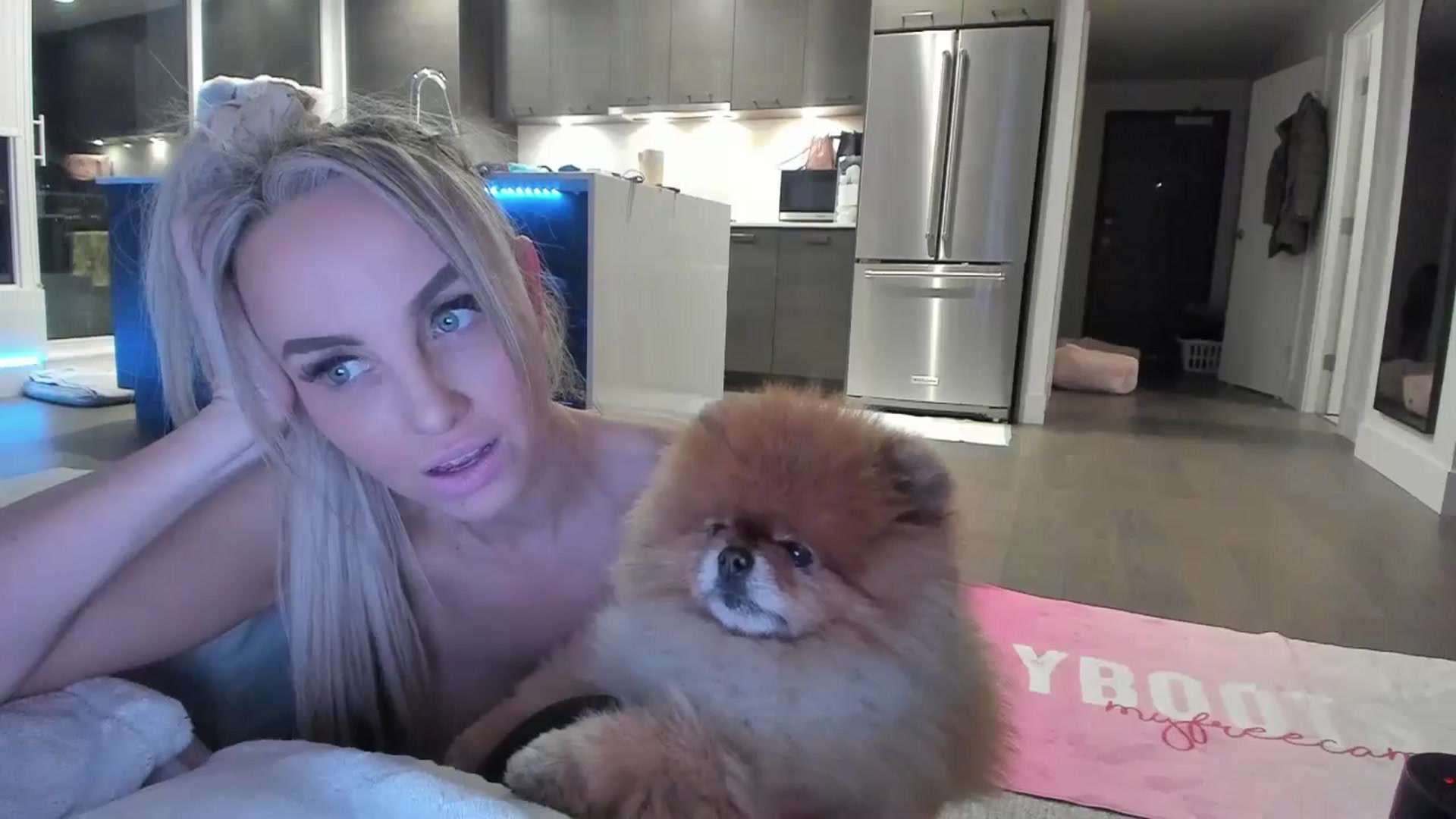 Gallery image thumbnail from Mollyboots's myfreecams stream on, 11/17/2024, 04:10 image 14 of 20