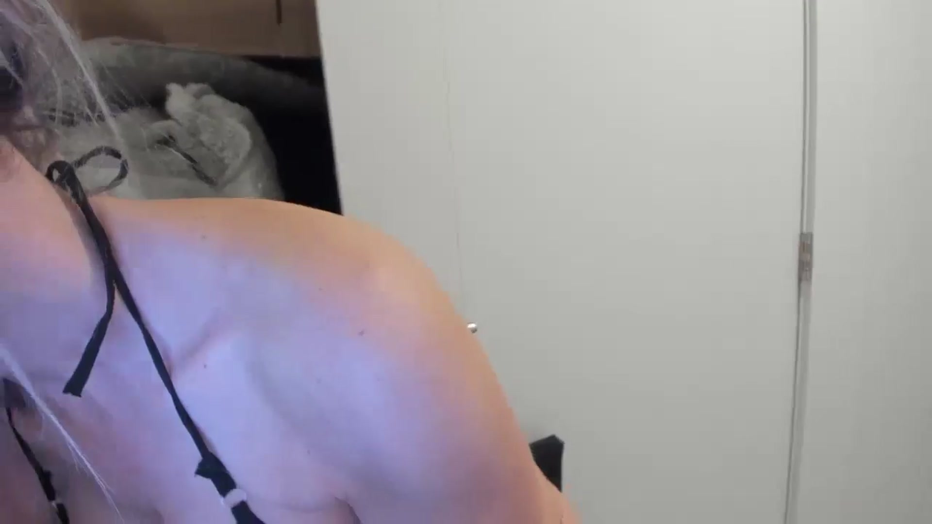 Gallery image thumbnail from Mollyboots's myfreecams stream on, 11/19/2024, 05:24 image 2 of 20