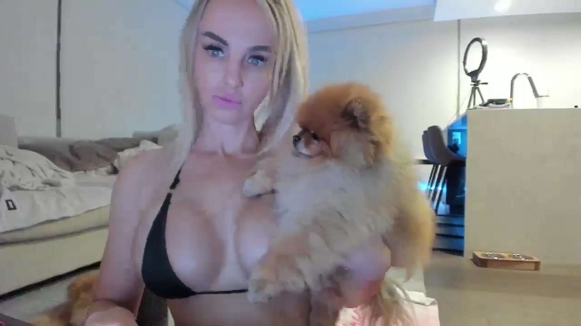Gallery image thumbnail from Mollyboots's myfreecams stream on, 11/24/2024, 04:09 image 10 of 20