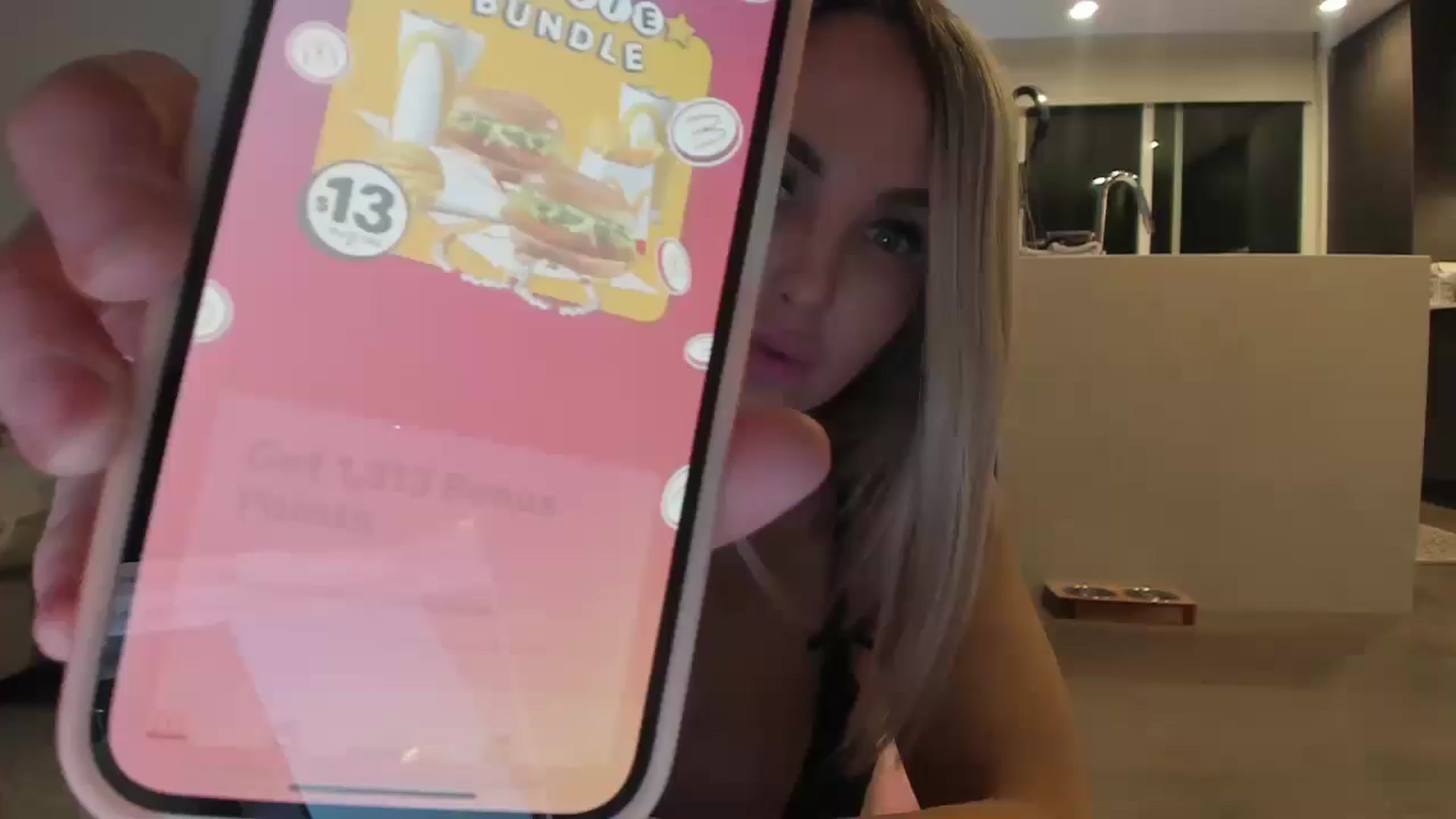 Gallery image thumbnail from Mollyboots's myfreecams stream on, 11/25/2024, 01:32 image 9 of 20