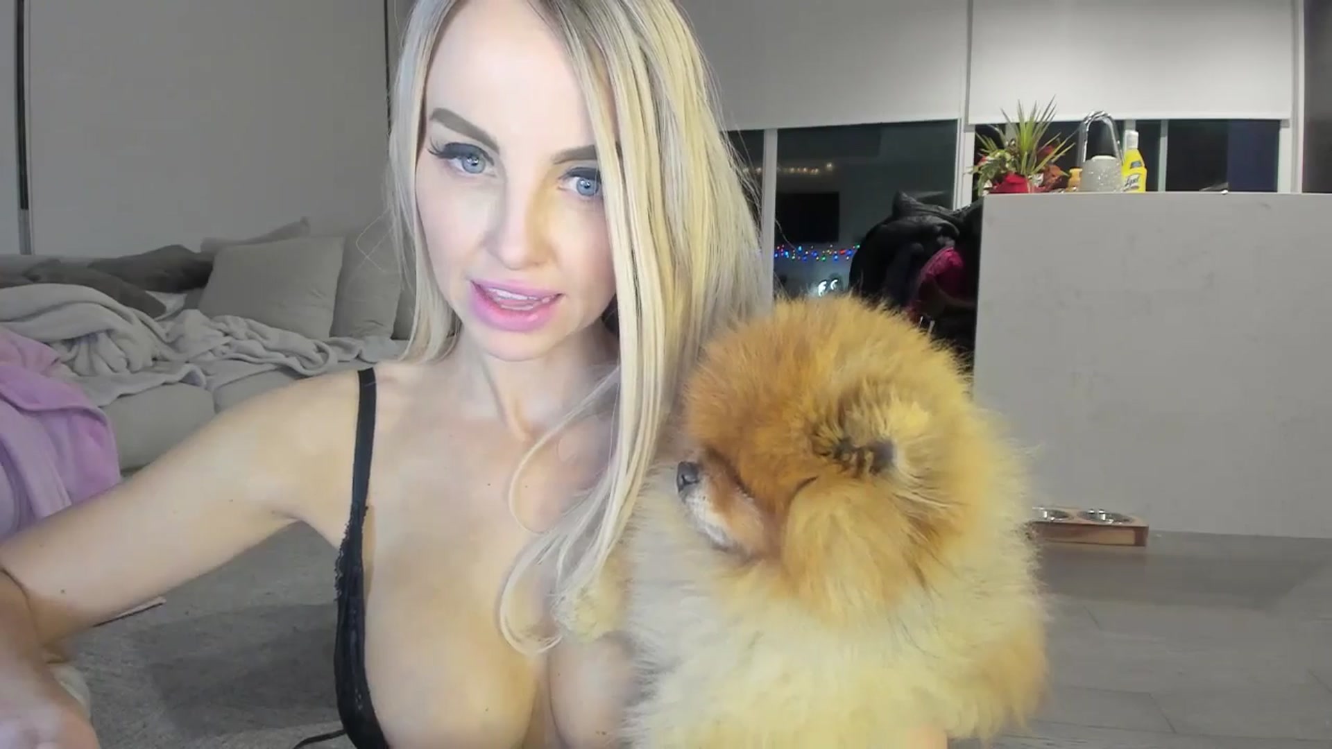 Gallery image thumbnail from Mollyboots's myfreecams stream on, 12/10/2024, 04:00 image 14 of 20