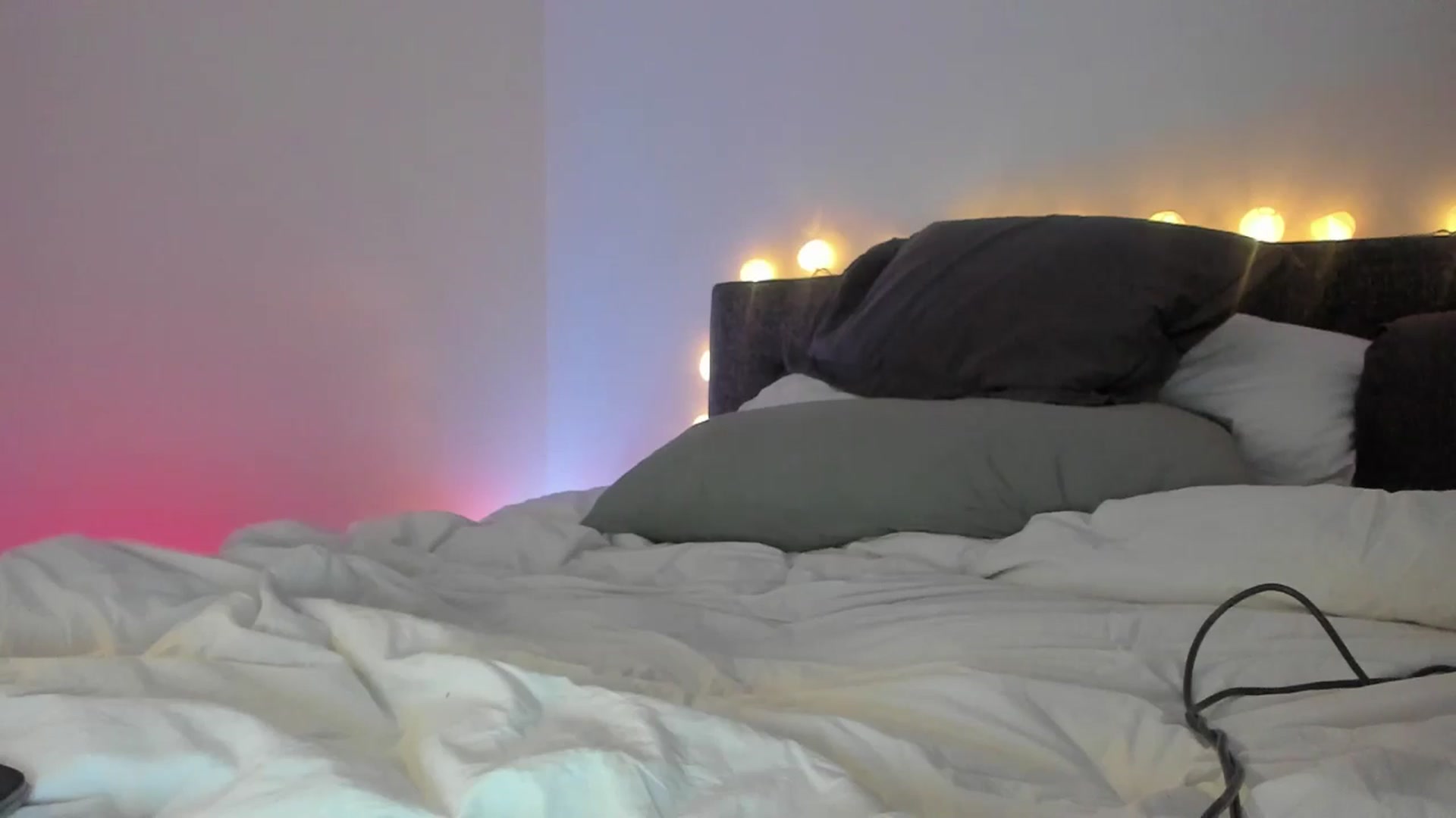 Gallery image thumbnail from Mollyboots's myfreecams stream on, 12/18/2024, 04:43 image 15 of 20