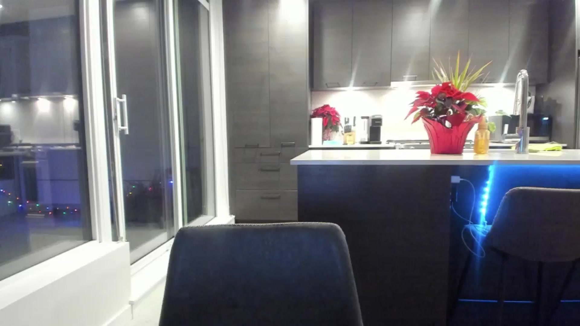 Gallery image thumbnail from Mollyboots's myfreecams stream on, 12/19/2024, 04:27 image 3 of 20