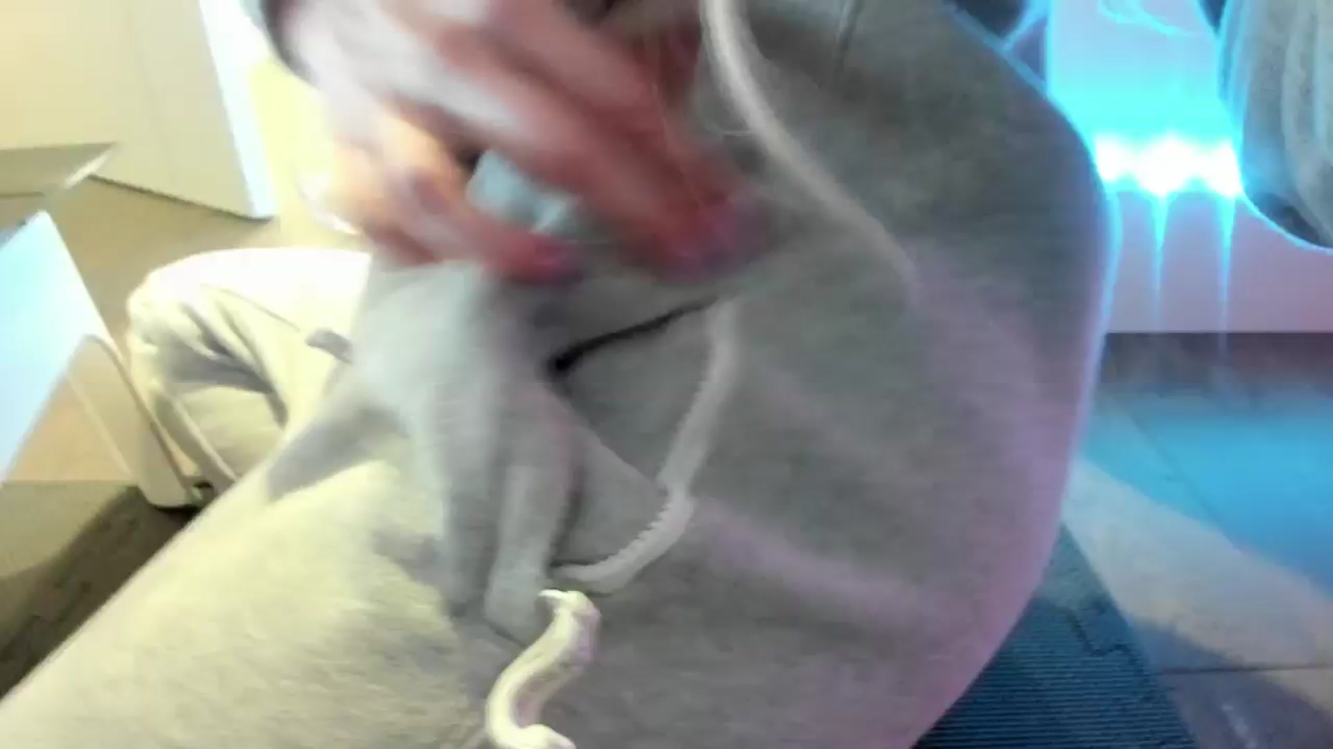 Gallery image thumbnail from Mollyboots's myfreecams stream on, 12/20/2024, 05:28 image 18 of 20