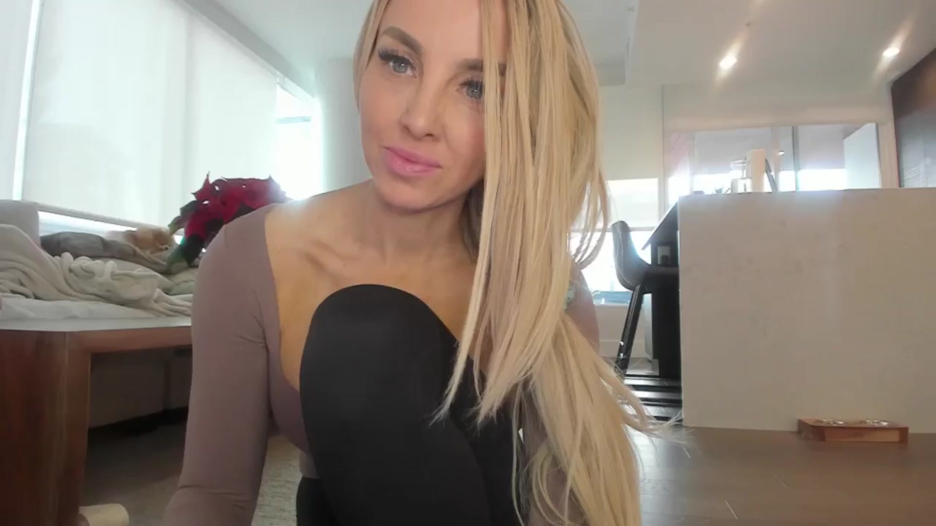 Gallery image thumbnail from Mollyboots's myfreecams stream on, 12/22/2024, 20:19 image 12 of 20