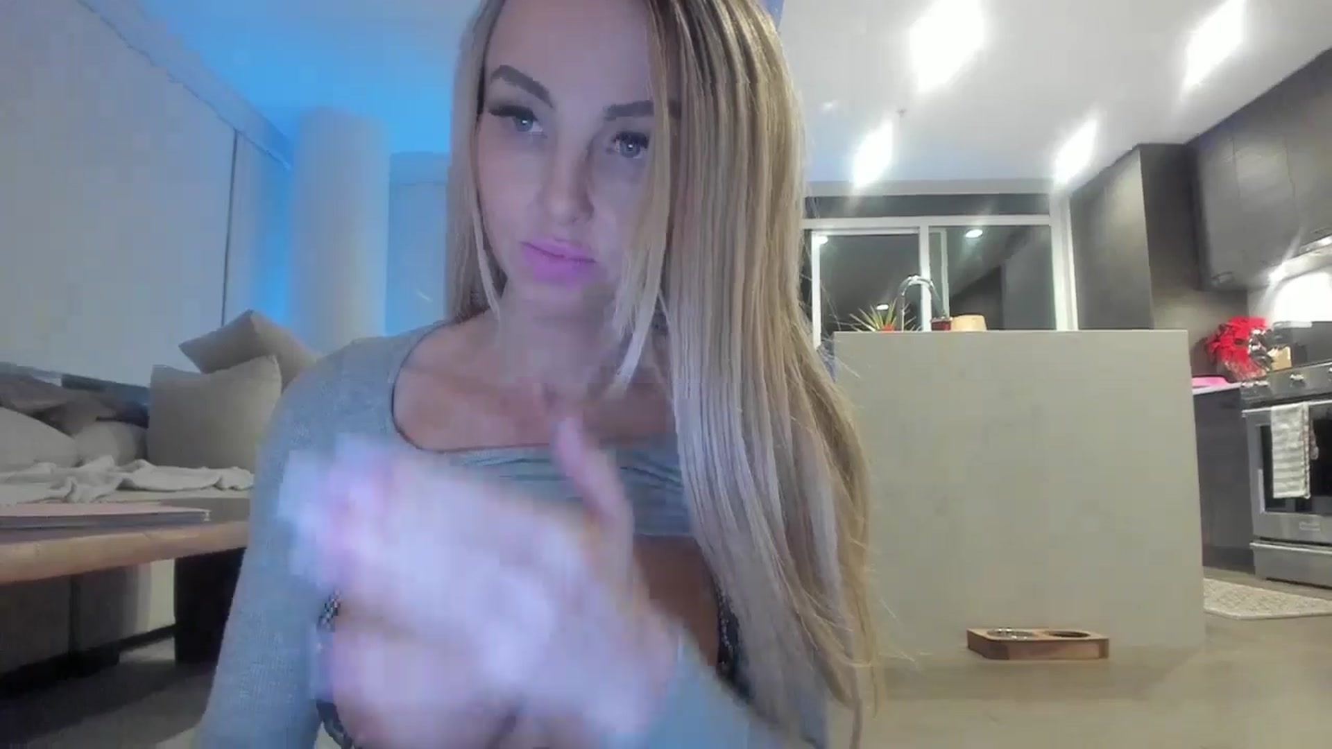 Gallery image thumbnail from Mollyboots's myfreecams stream on, 01/01/2025, 02:04 image 4 of 20
