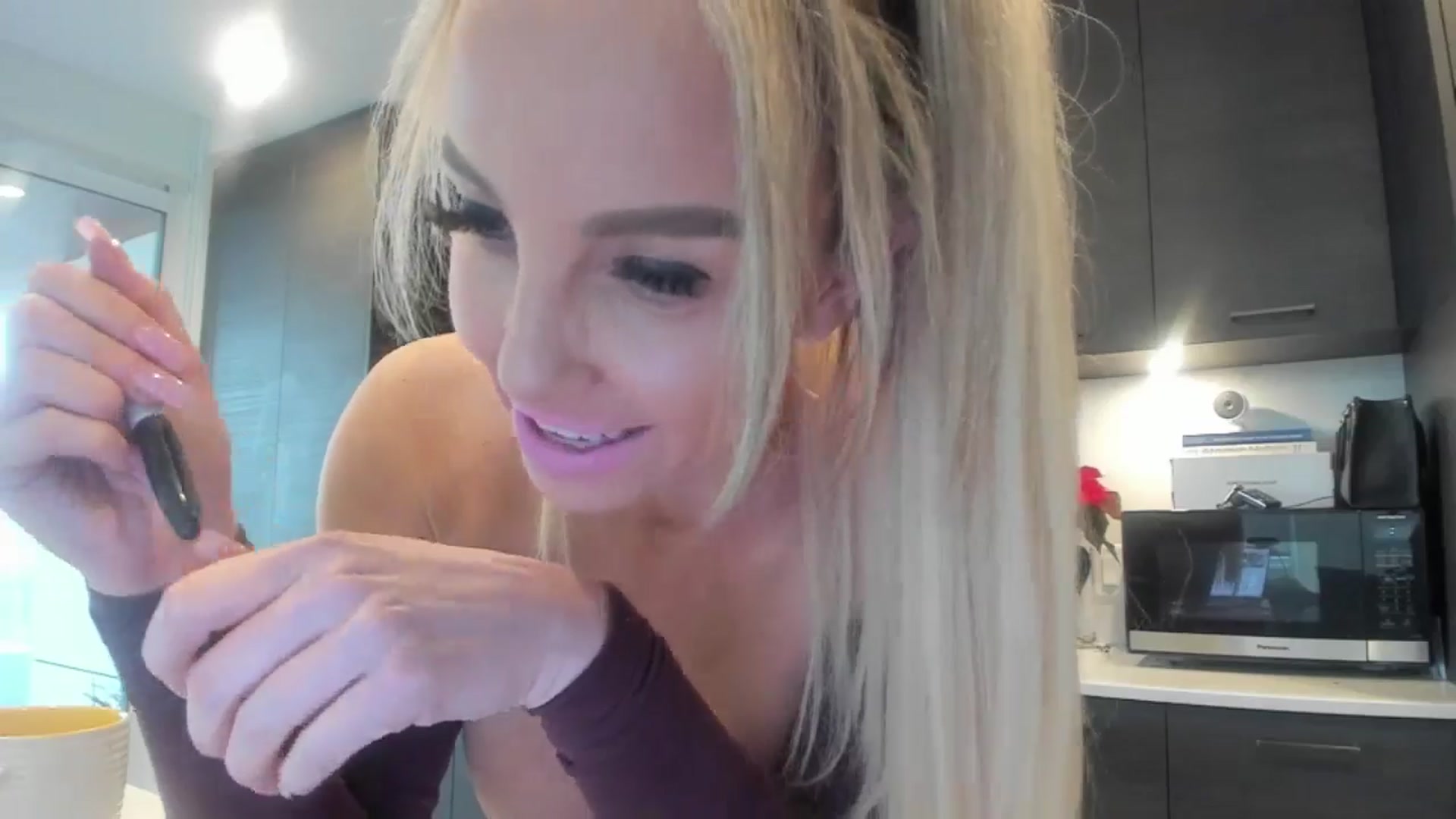 Gallery image thumbnail from Mollyboots's myfreecams stream on, 01/02/2025, 21:29 image 7 of 20