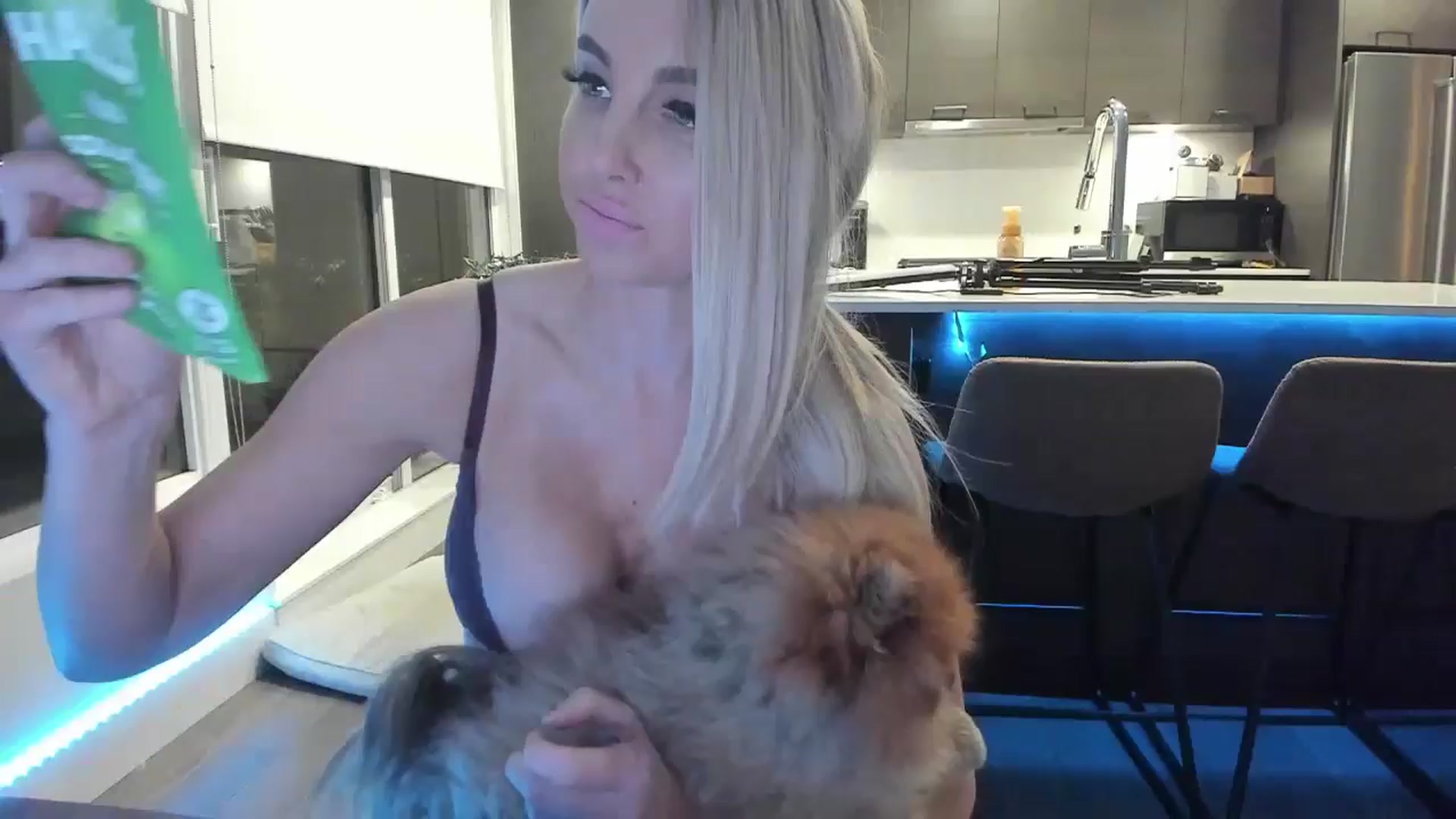Gallery image thumbnail from Mollyboots's myfreecams stream on, 02/06/2025, 04:32 image 1 of 20