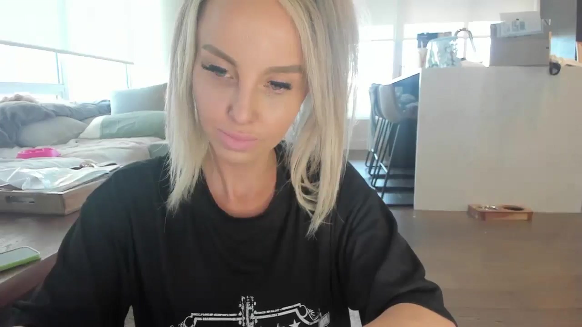 Gallery image thumbnail from Mollyboots's myfreecams stream on, 06/03/2025, 04:03 image 3 of 20