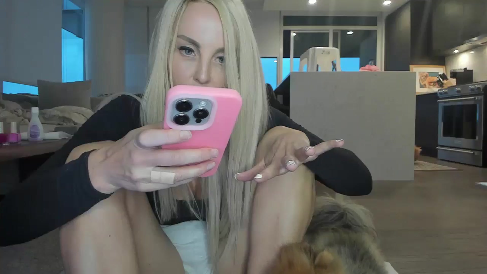 Gallery image thumbnail from Mollyboots's myfreecams stream on, 06/27/2025, 04:07 image 17 of 20