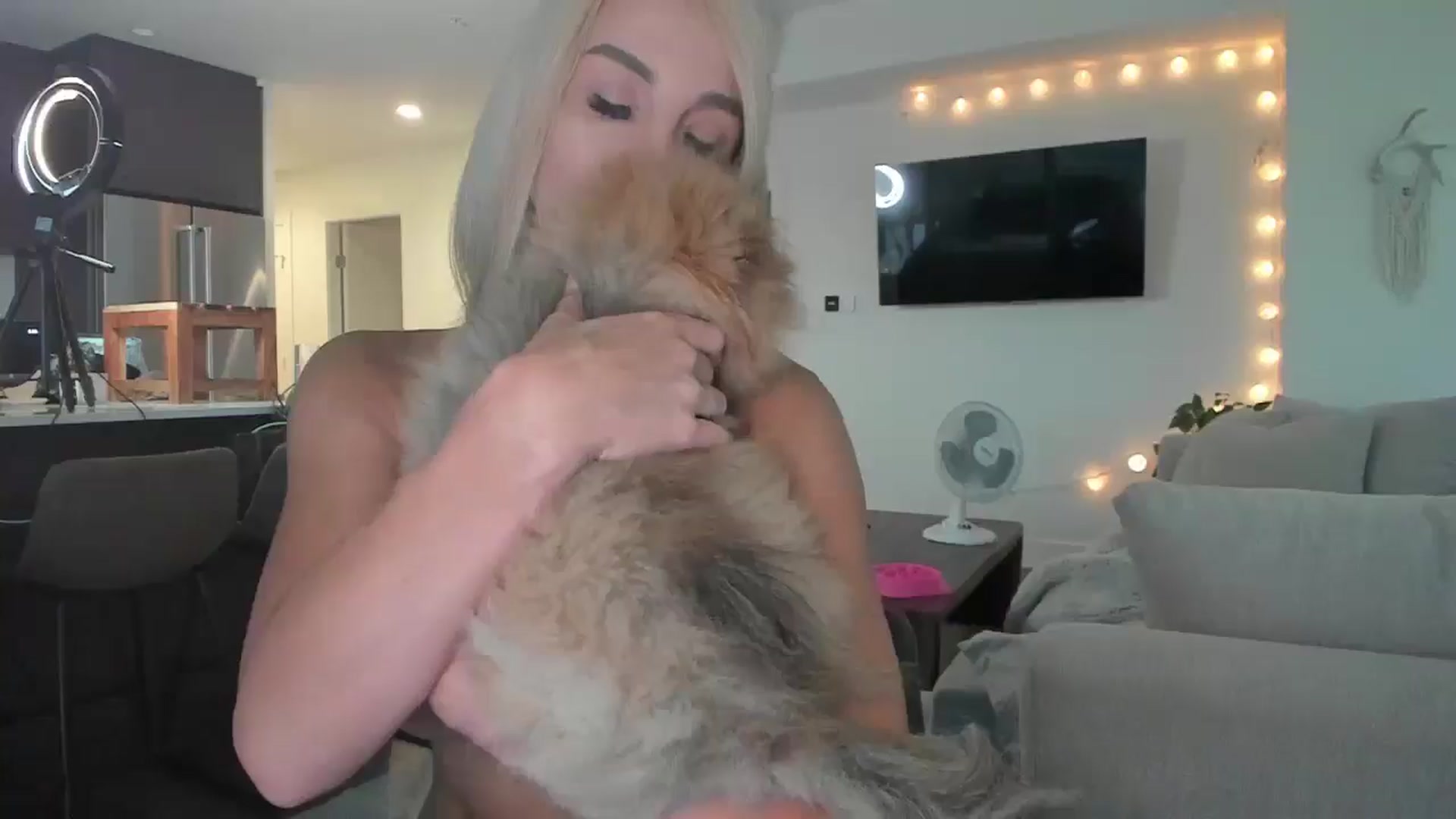 Gallery image thumbnail from Mollyboots's myfreecams stream on, 08/16/2025, 03:07 image 13 of 20
