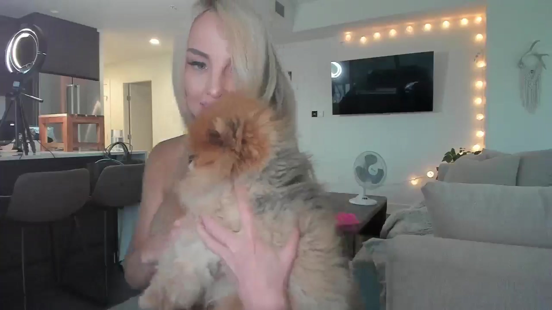 Gallery image thumbnail from Mollyboots's myfreecams stream on, 08/16/2025, 03:07 image 12 of 20