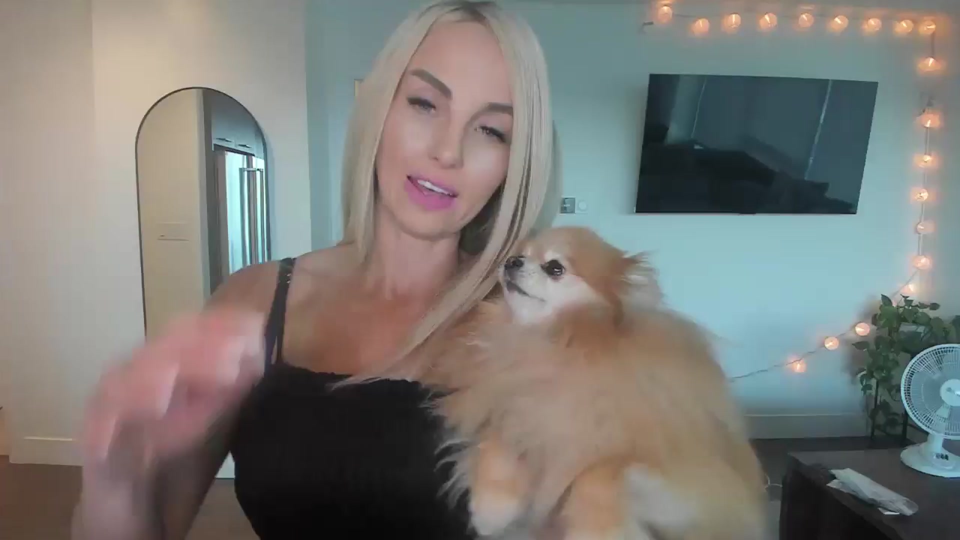 Gallery image thumbnail from Mollyboots's myfreecams stream on, 08/21/2025, 03:34 image 1 of 20