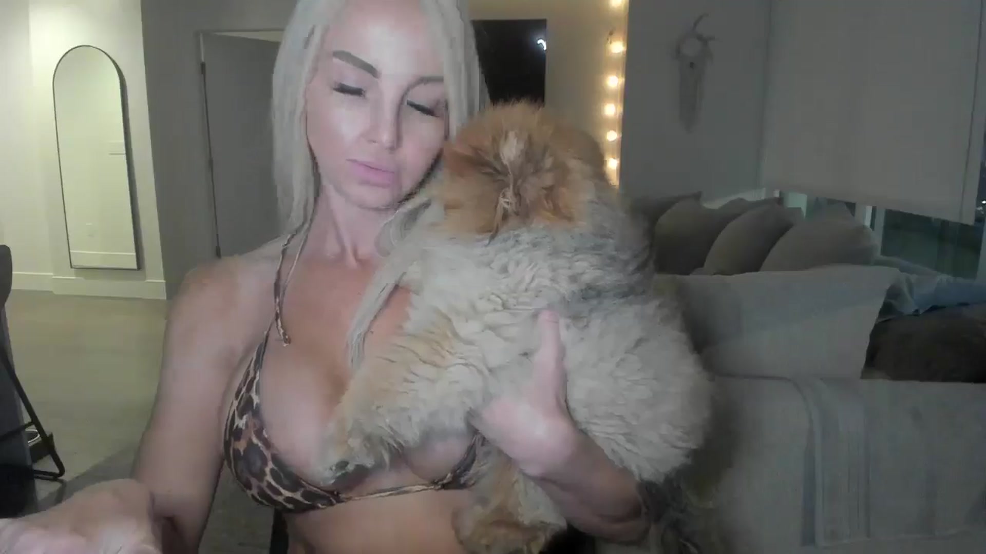 Gallery image thumbnail from Mollyboots's myfreecams stream on, 08/22/2025, 03:40 image 17 of 20