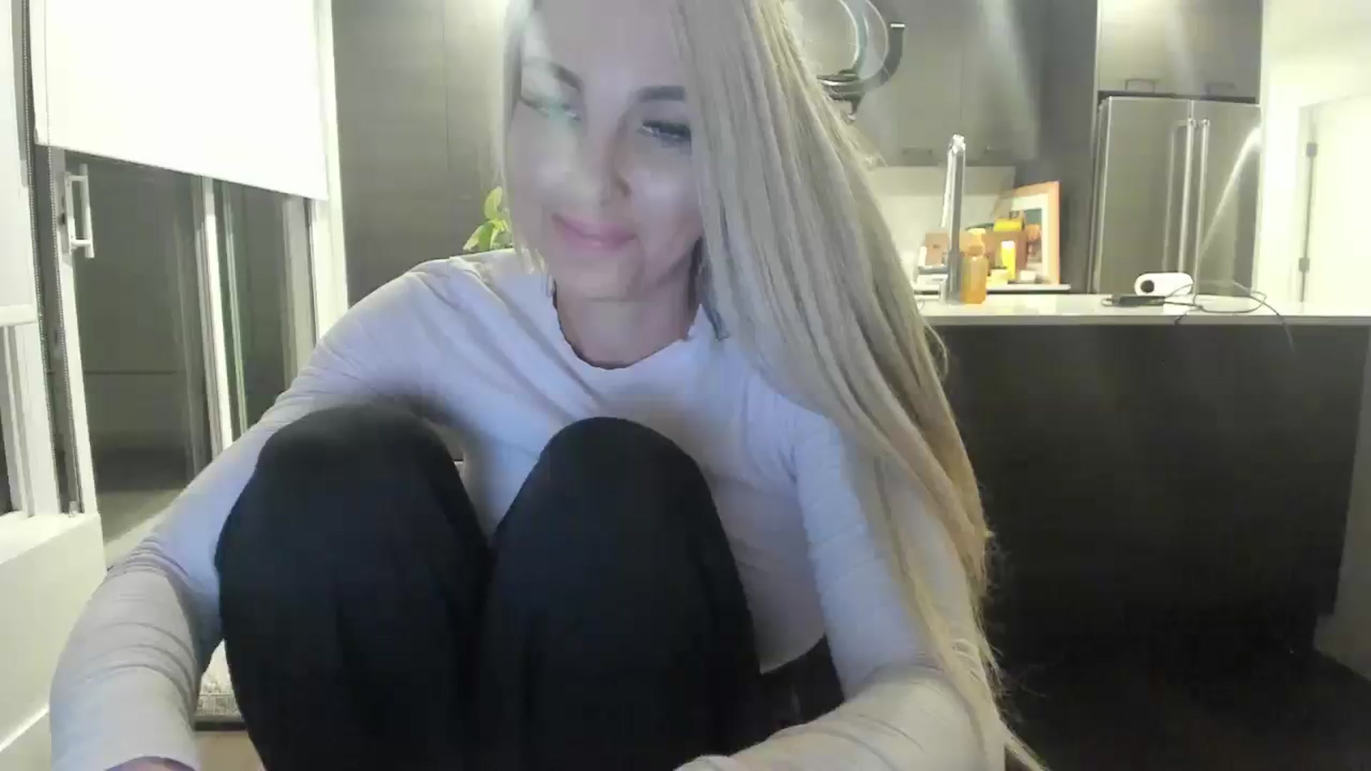 Gallery image thumbnail from Mollyboots's myfreecams stream on, 09/18/2025, 03:26 image 20 of 20