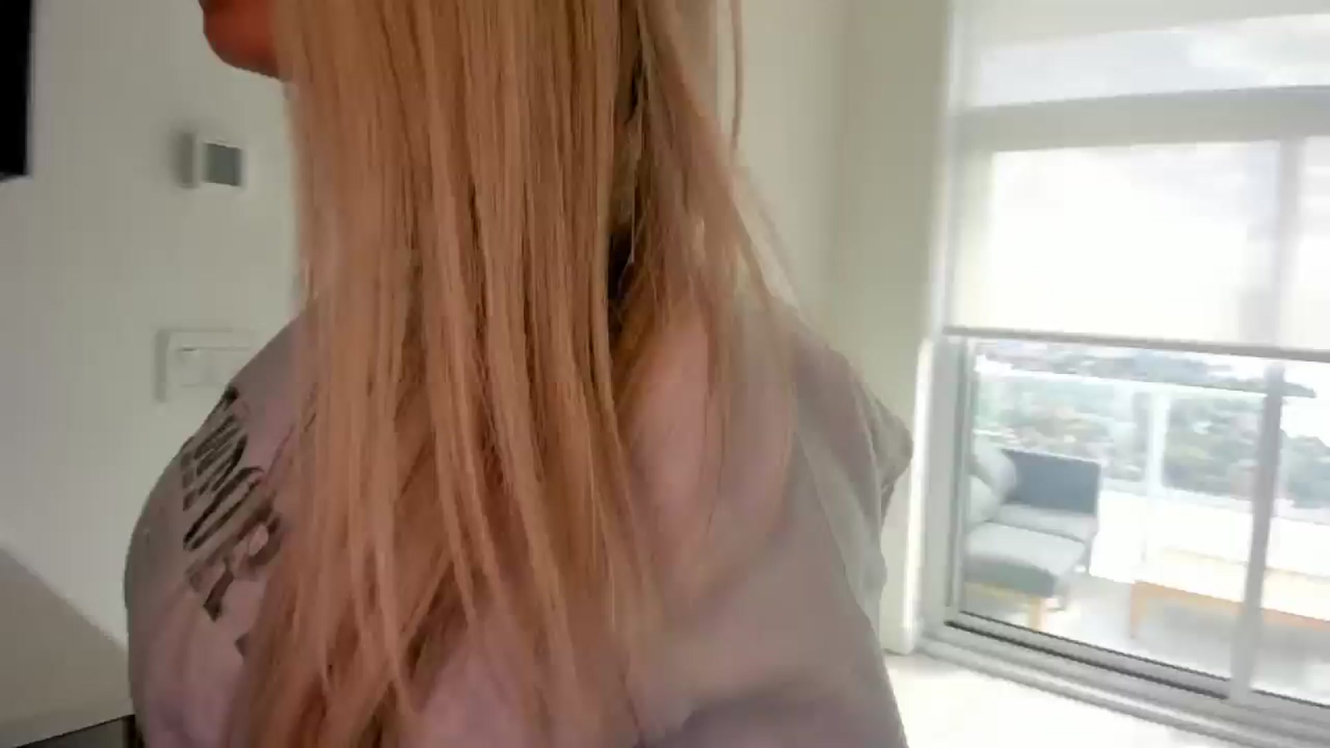 Gallery image thumbnail from Mollyboots's myfreecams stream on, 10/04/2025, 21:54 image 4 of 20