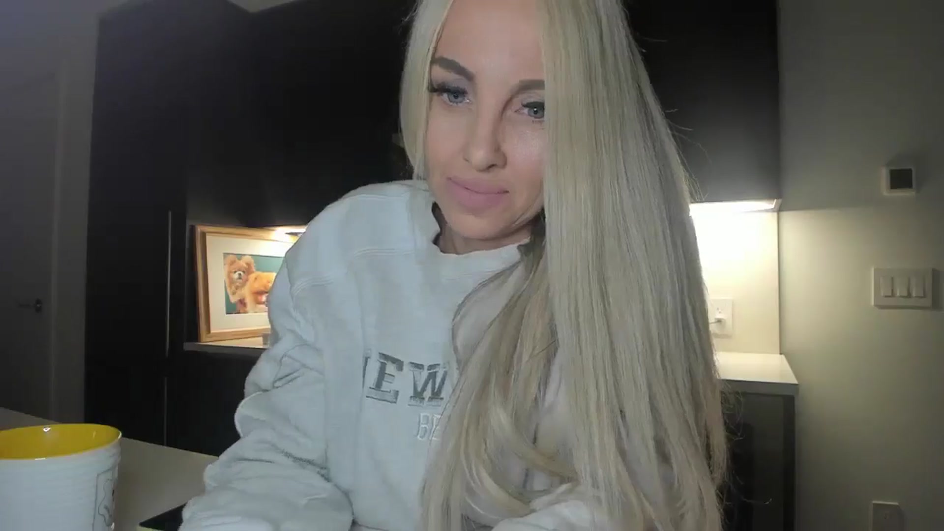 Gallery image thumbnail from Mollyboots's myfreecams stream on, 10/05/2025, 04:36 image 2 of 20