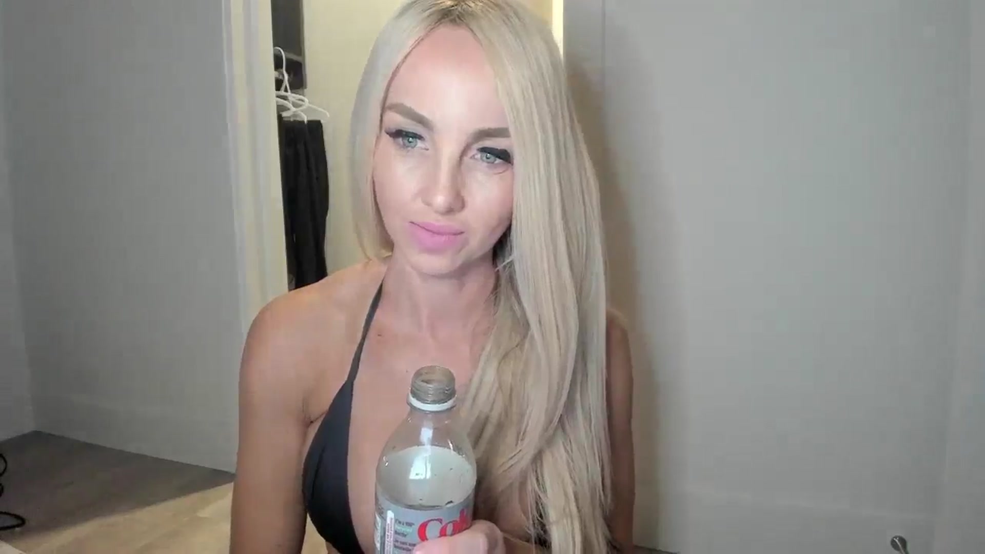 Gallery image thumbnail from Mollyboots's myfreecams stream on, 10/09/2025, 04:13 image 3 of 20