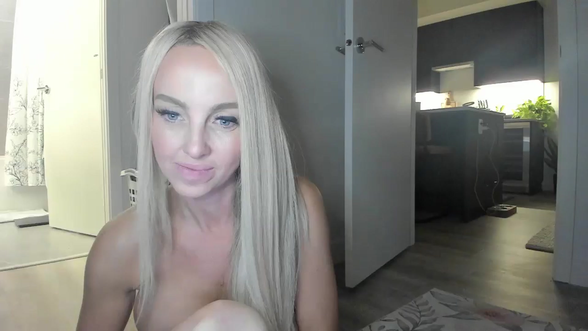 Gallery image thumbnail from Mollyboots's myfreecams stream on, 10/17/2025, 04:31 image 5 of 20