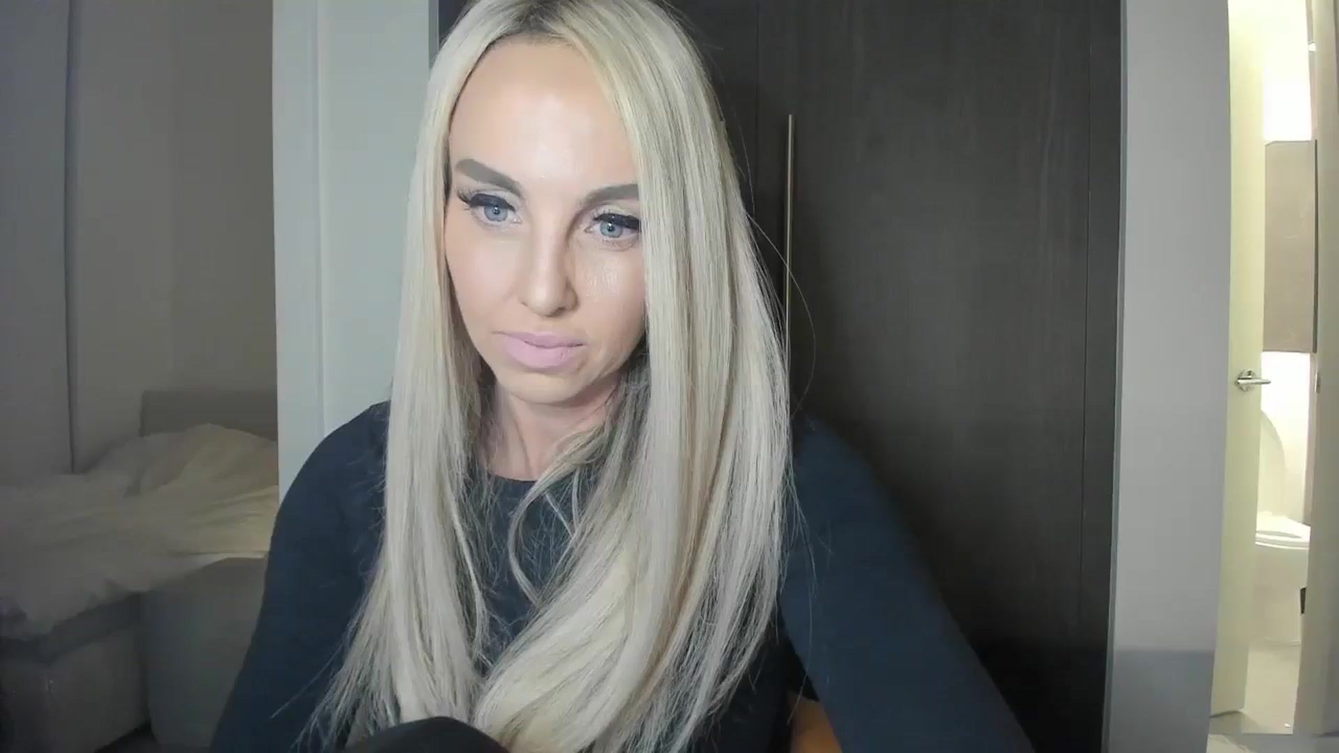Gallery image thumbnail from Mollyboots's myfreecams stream on, 10/23/2025, 03:52 image 1 of 20
