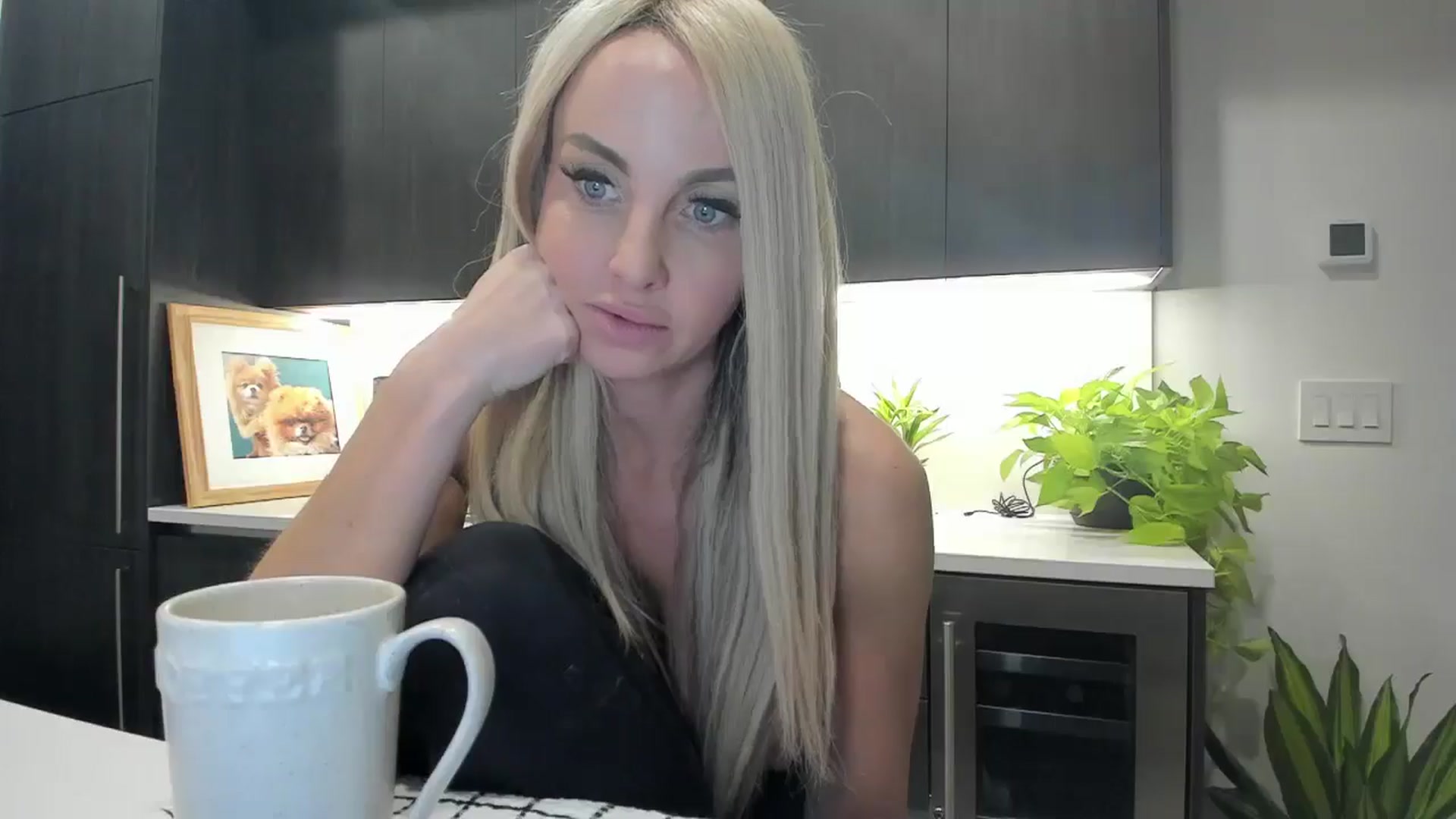 Gallery image thumbnail from Mollyboots's myfreecams stream on, 10/24/2025, 03:56 image 17 of 20